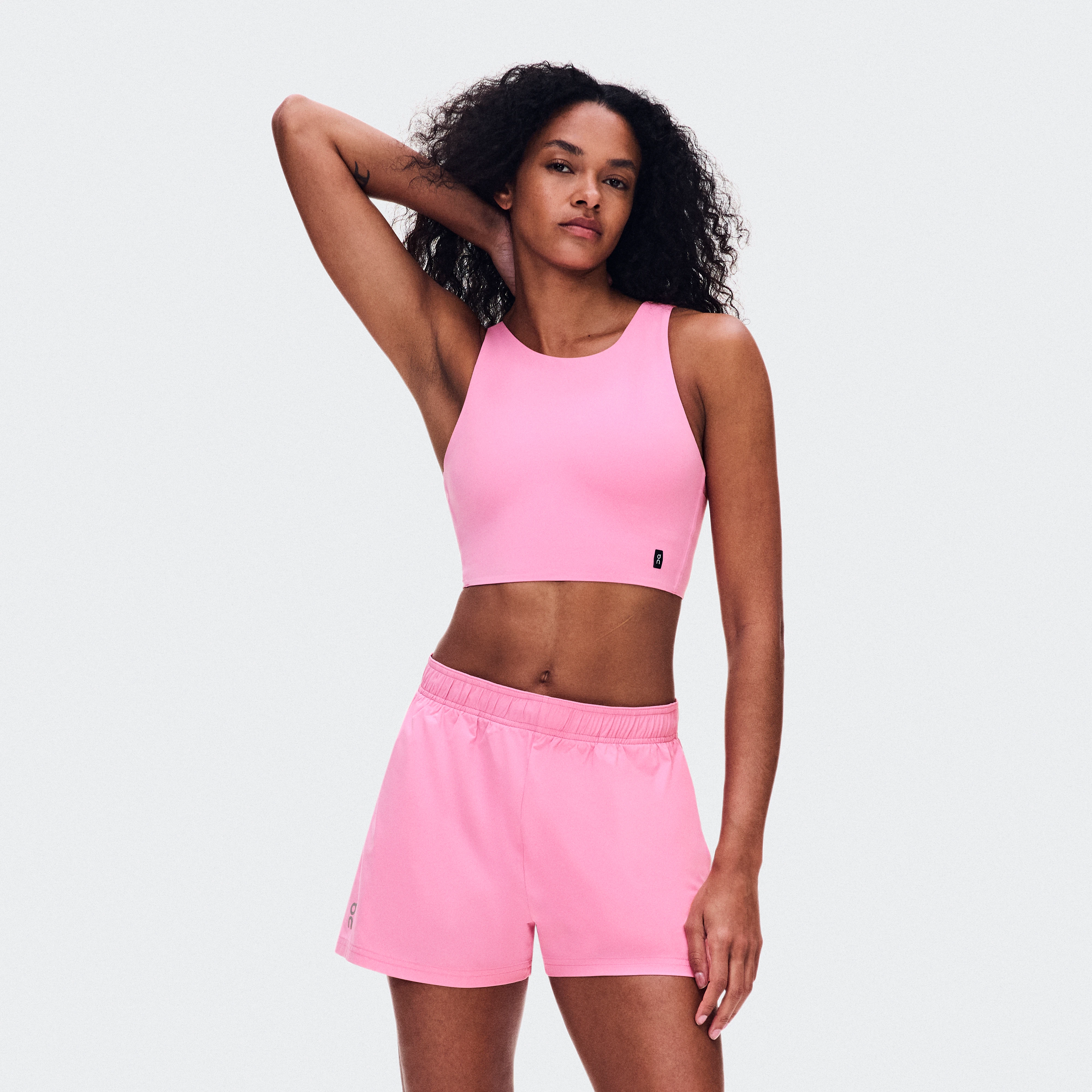 On Core 2-in-1 Crop Bubblegum Women – Mixed sports, versatile, added support Tops and t-shirts