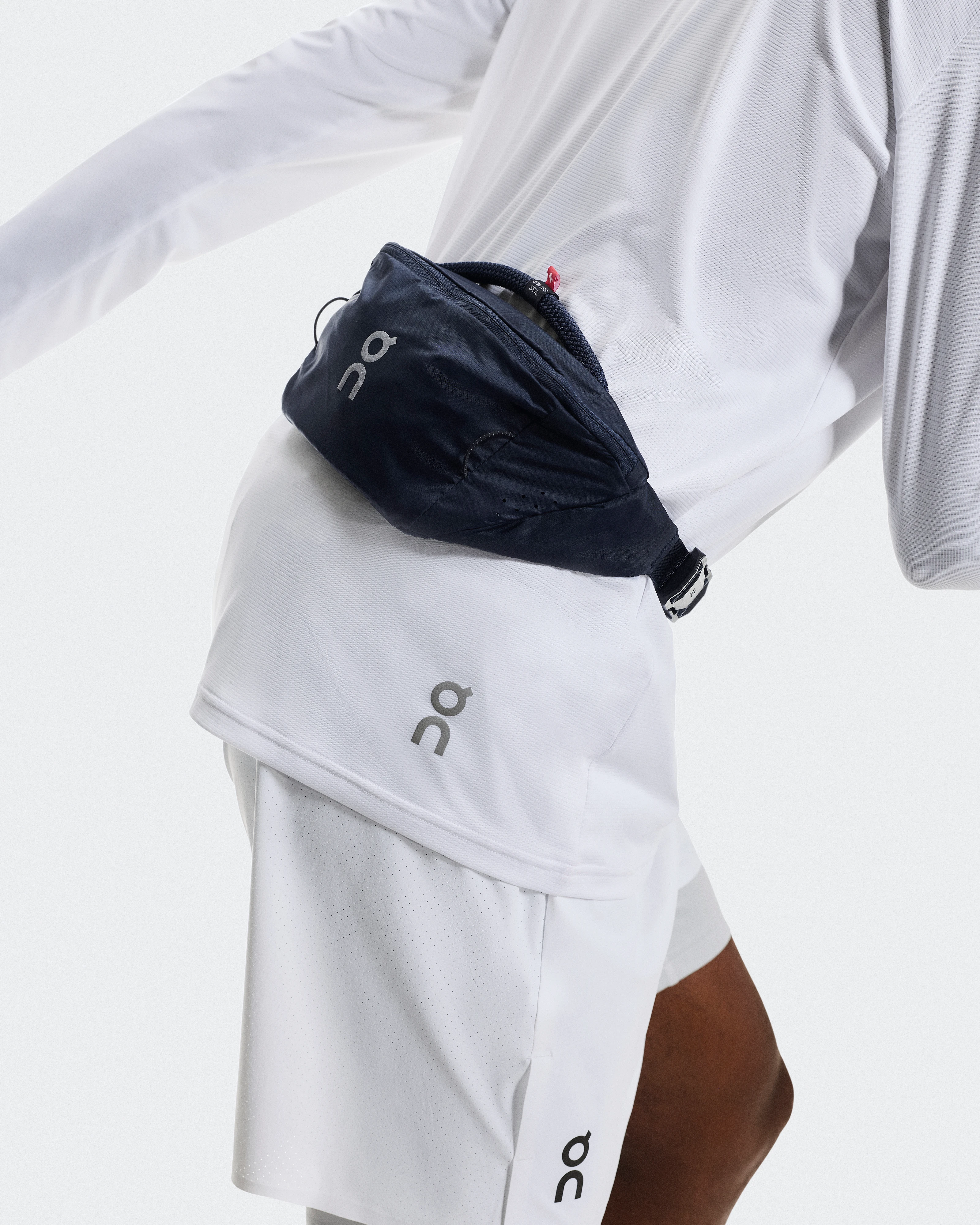 On Waist Pack 2L Lite Navy Unisex Bags