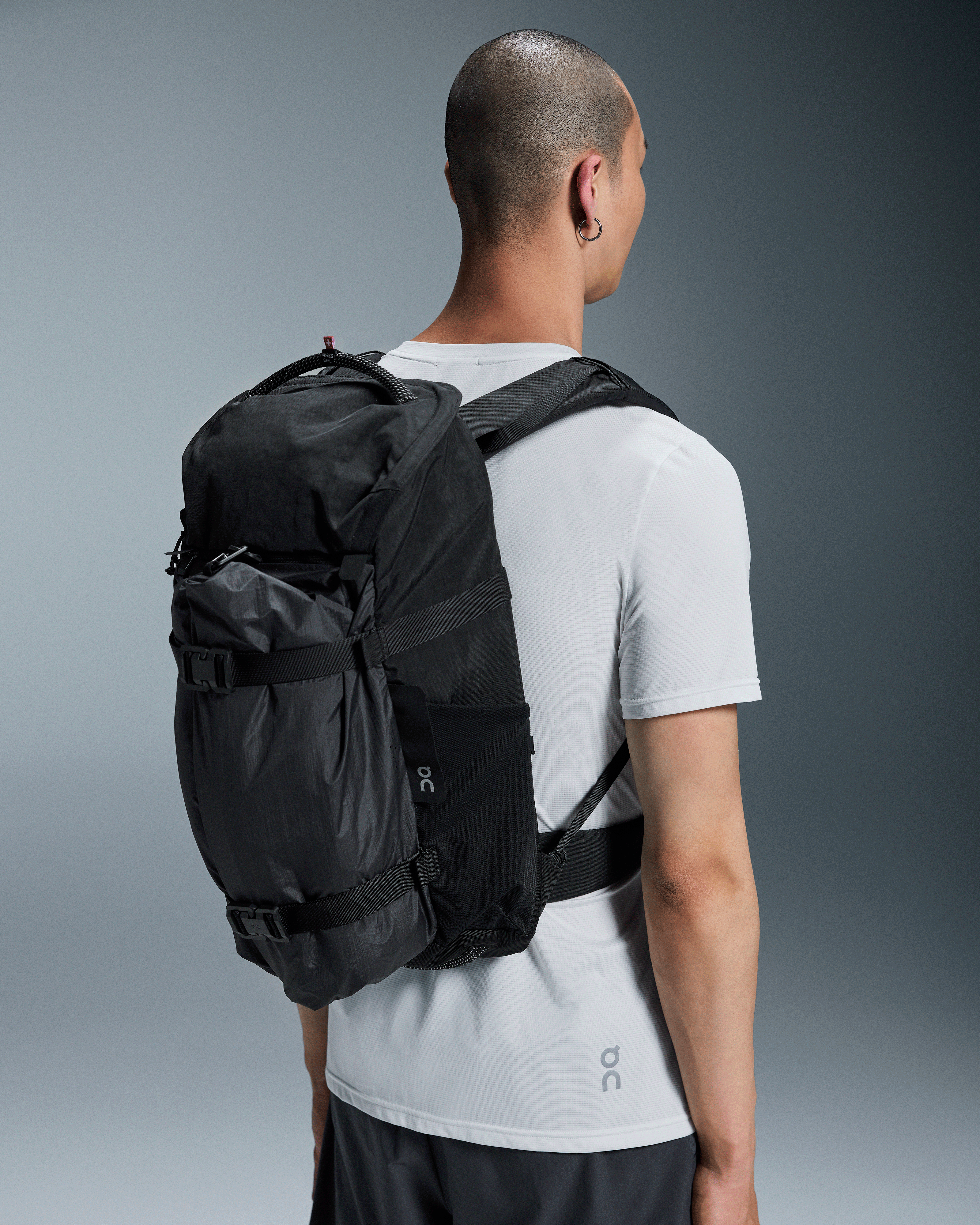 On Speed Pack 24L Elite Black & Magnet Unisex Bags