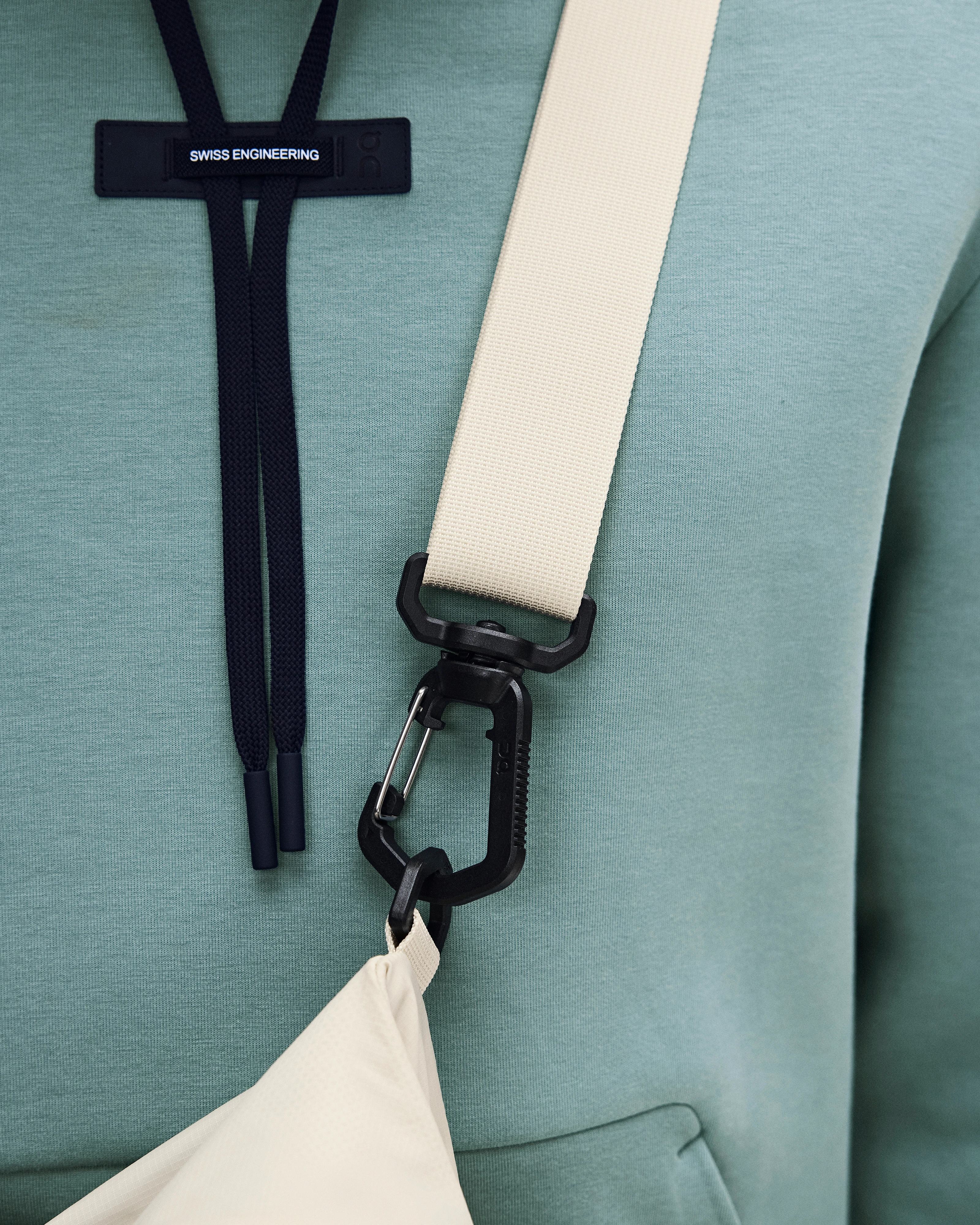 On Track Pack 35L Lite Cream Unisex Bags