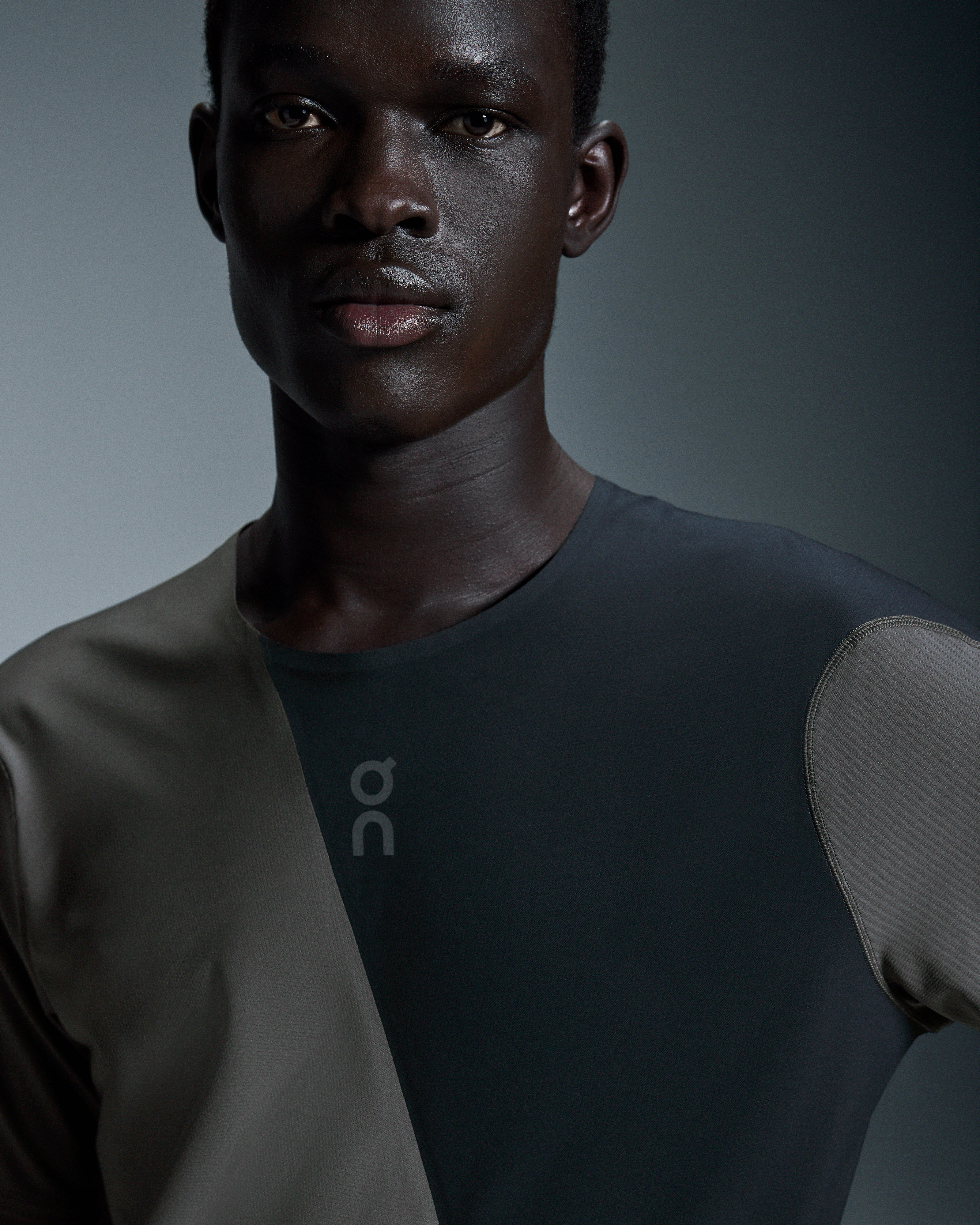 On Ultra-T Eclipse & Black Men Tops and t-shirts