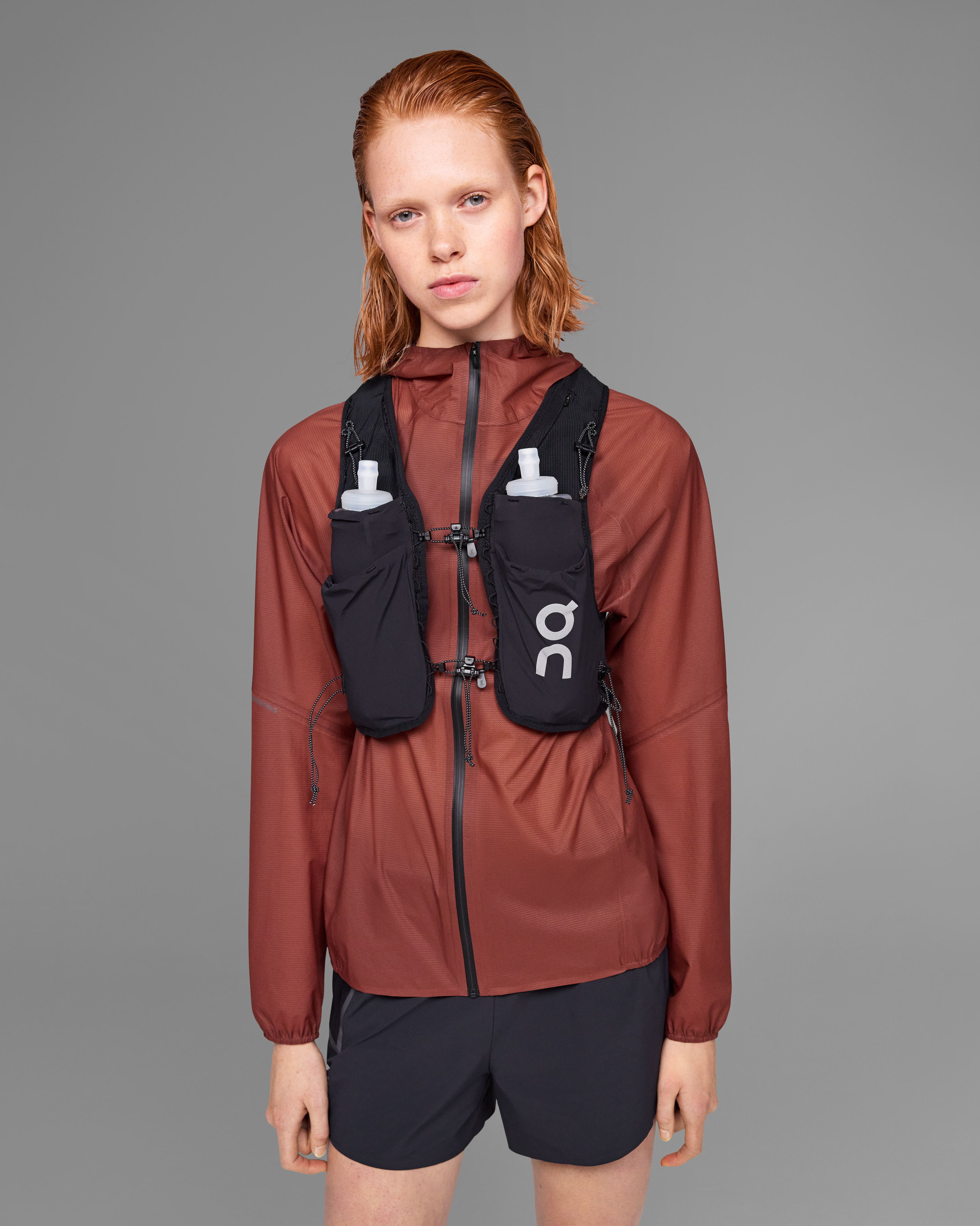 On Ultra Vest 10L Black Unisex Vests
