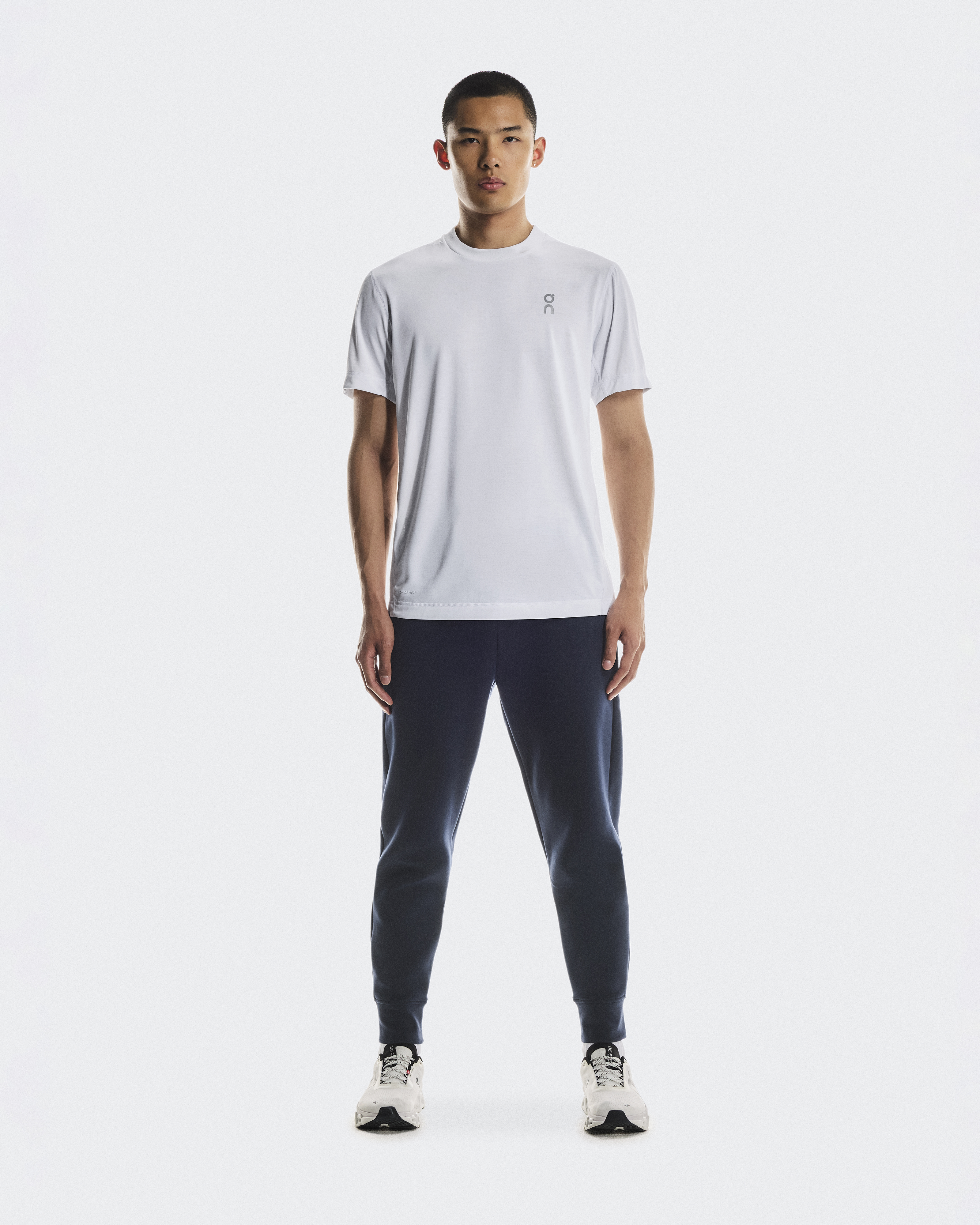 Focus Tech Sweatpants in Navy