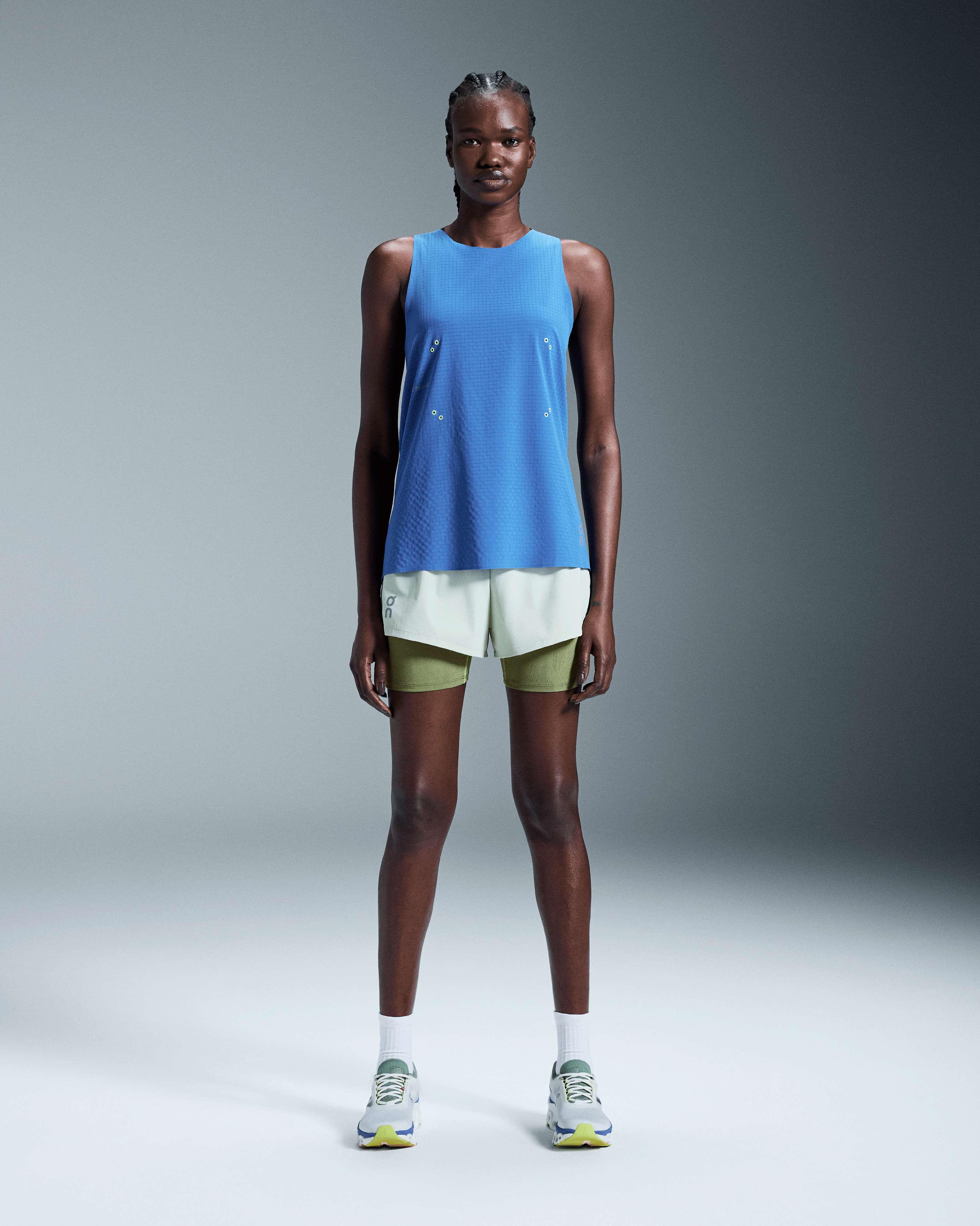 On Pace Shorts DISTANCE Chalk Women Shorts