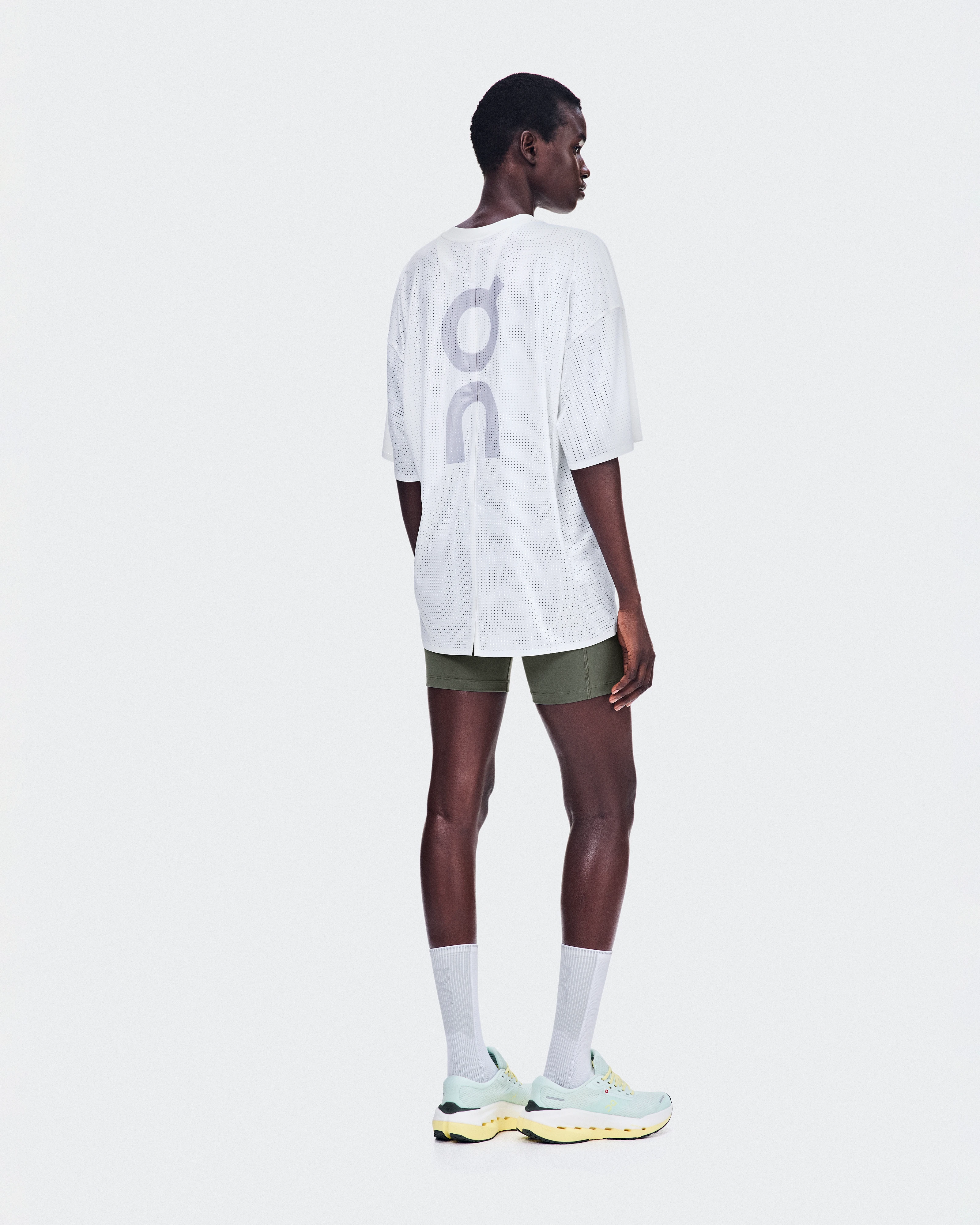 On Oversize Run-T LN1 White Unisex Tops and t-shirts