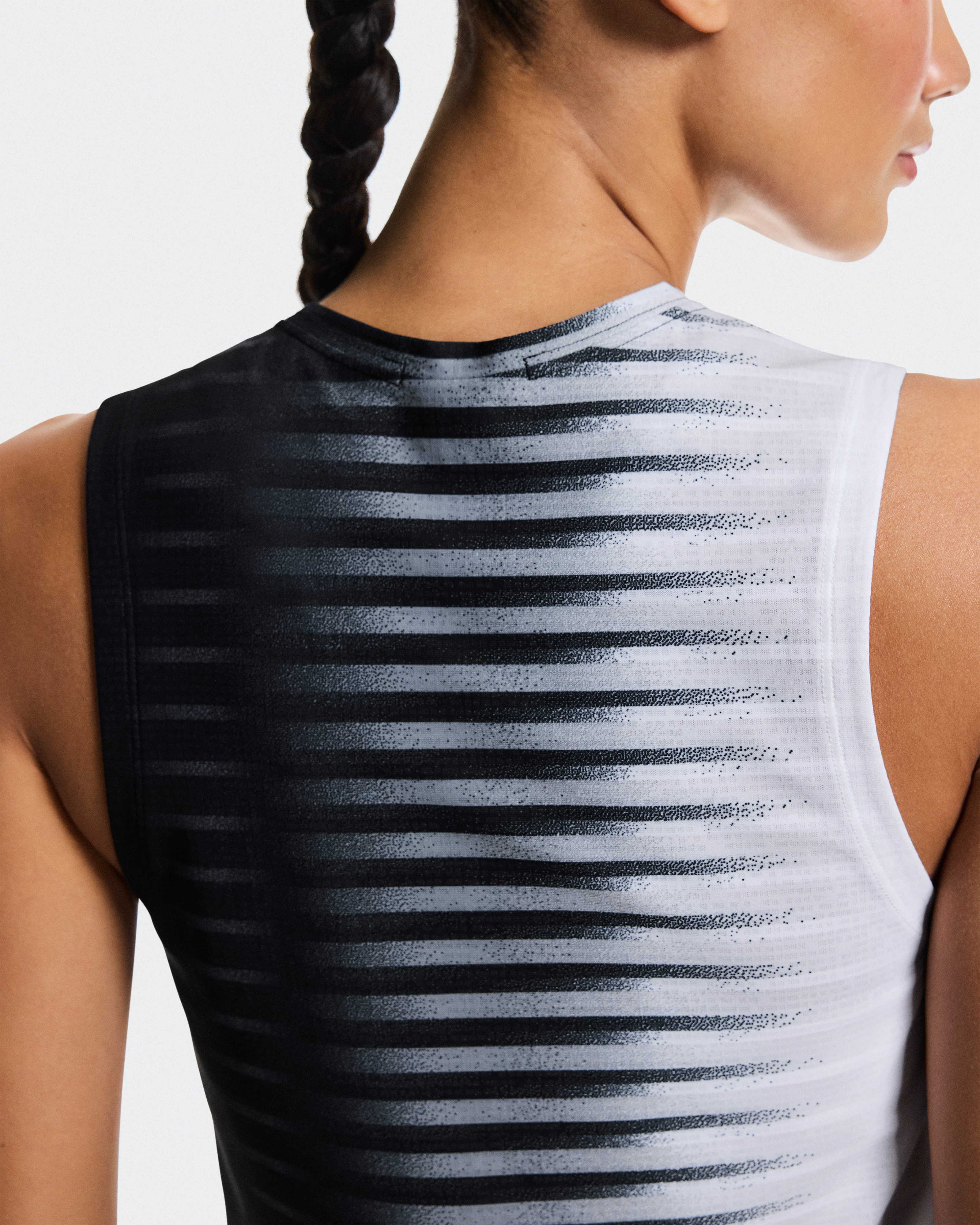 On Court Tank Edge Black & White Women Tops and t-shirts