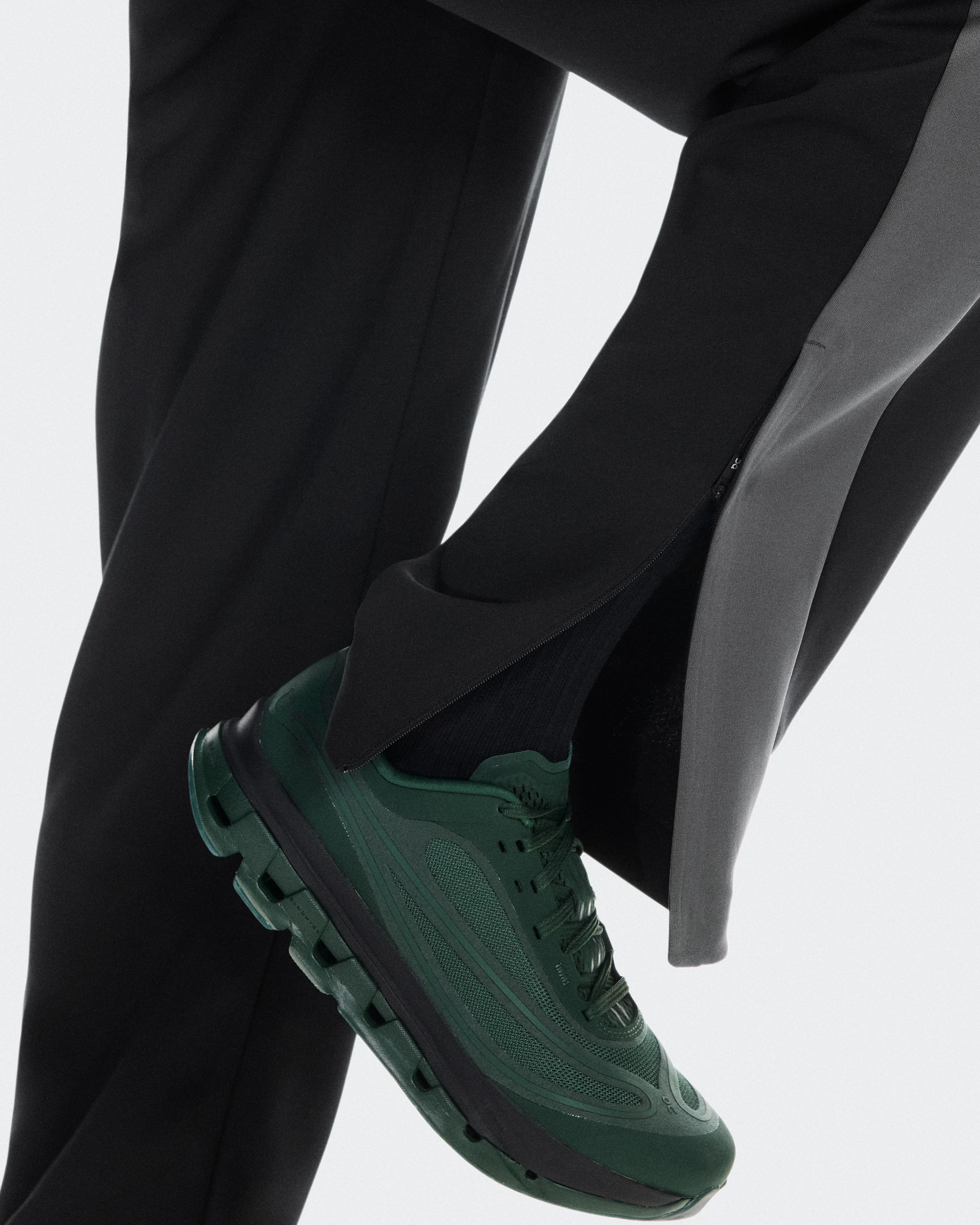 On Track Pants IKON Black & Eclipse Unisex Pants