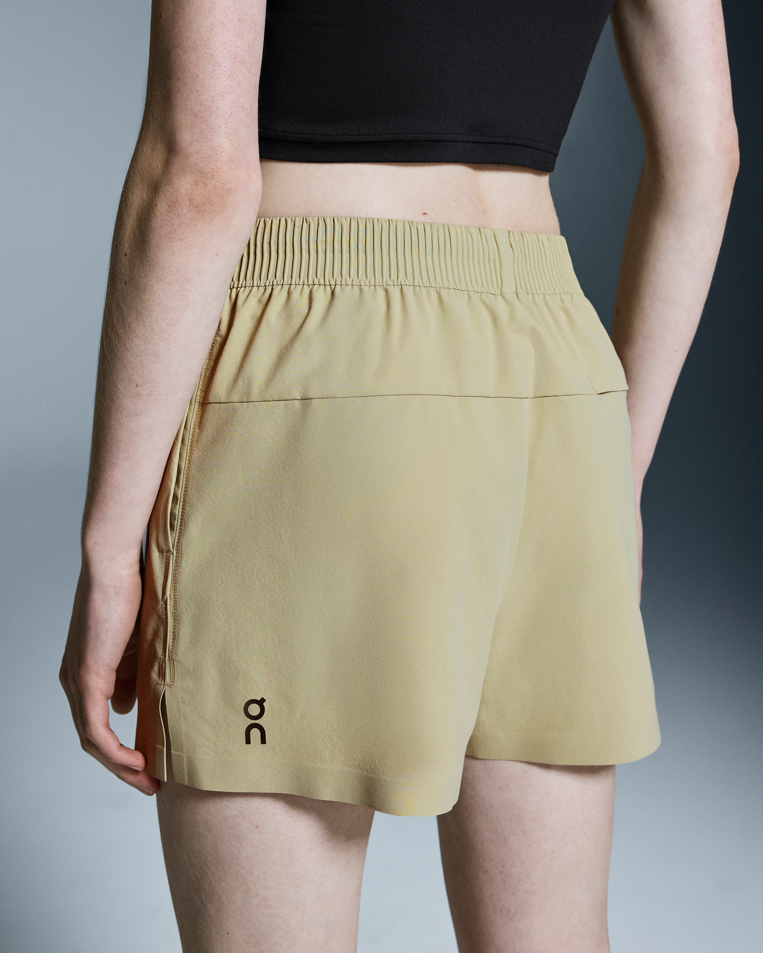 On Focus Shorts Caper Women Shorts