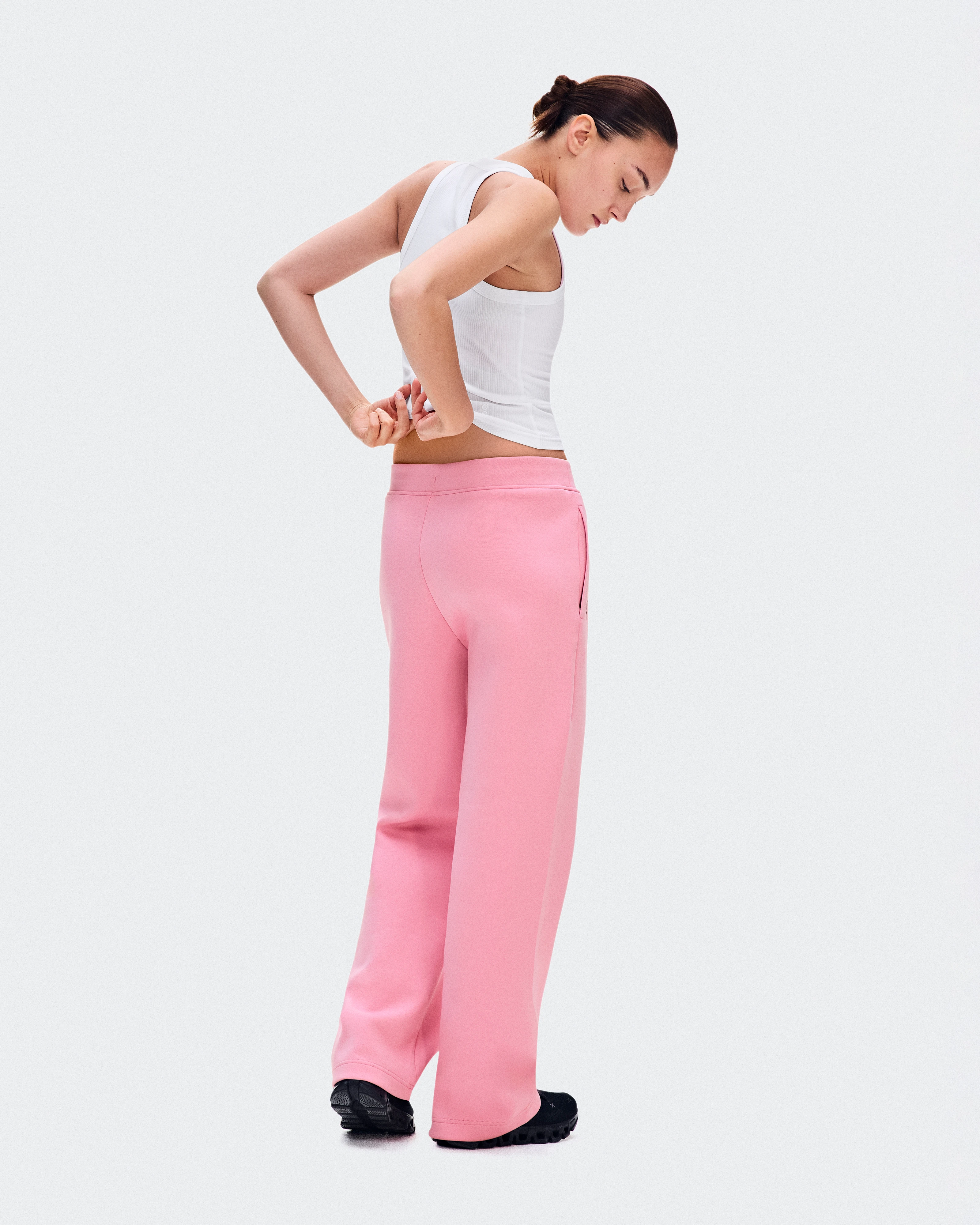 On Focus Tech Sweatpants Magnolia Women Pants