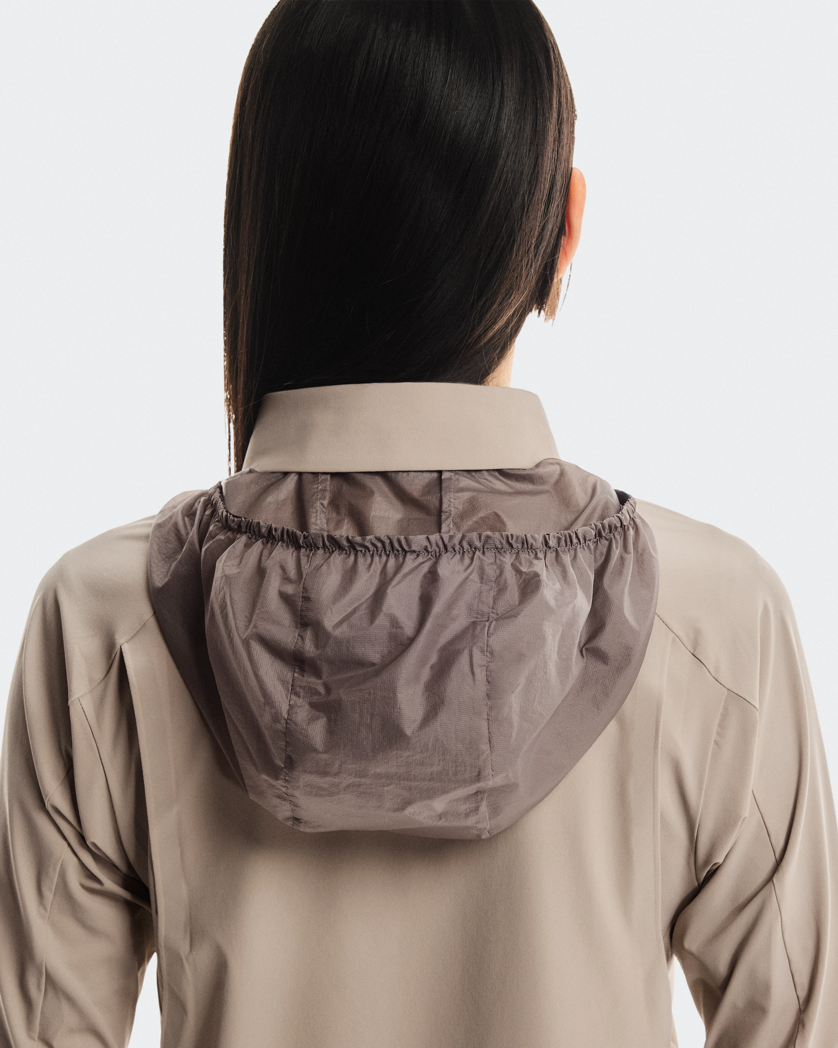 On Trail Breaker Desert Women Hoodies and sweatshirts