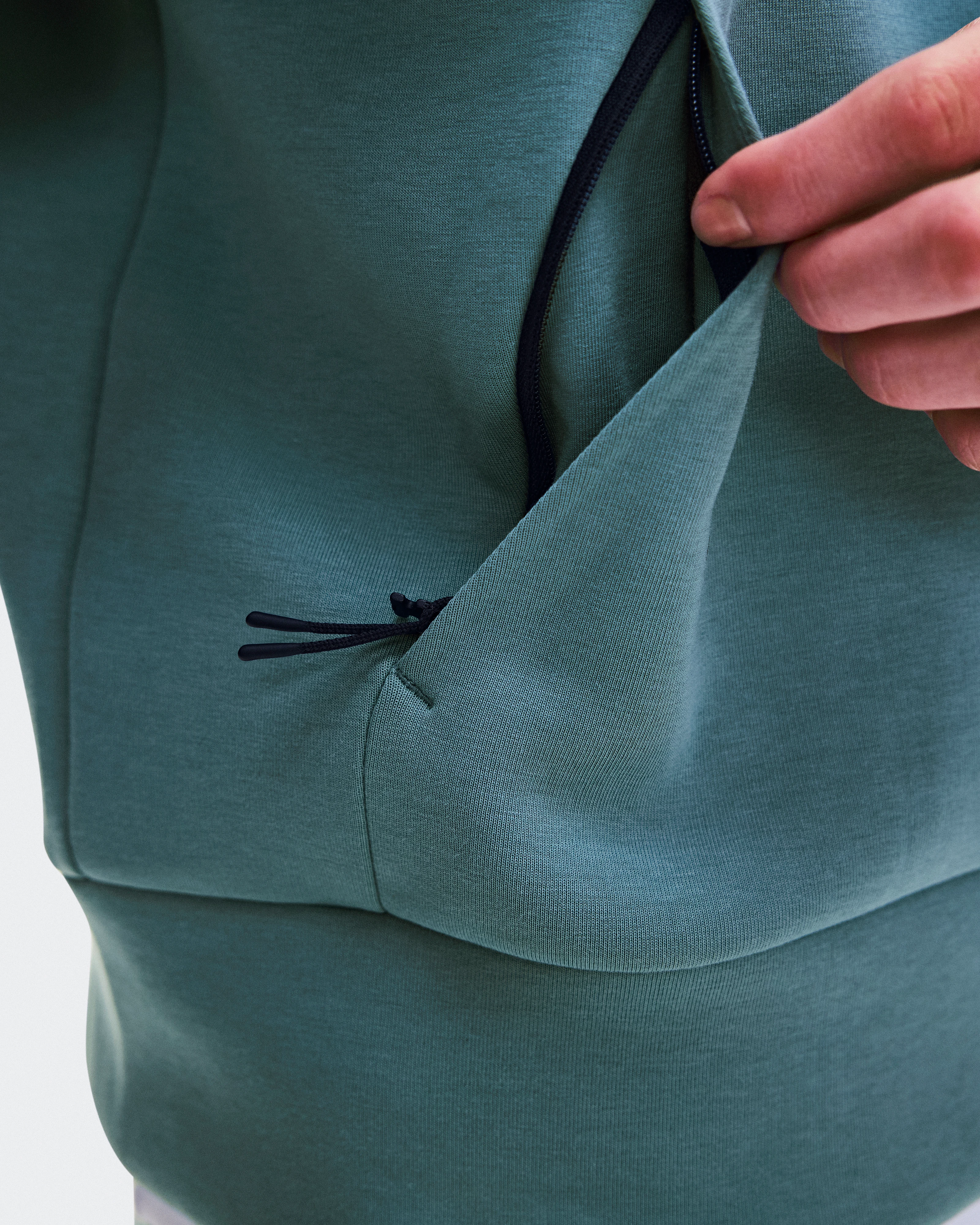 On Focus Tech Hoodie Agave Men Hoodies and sweatshirts