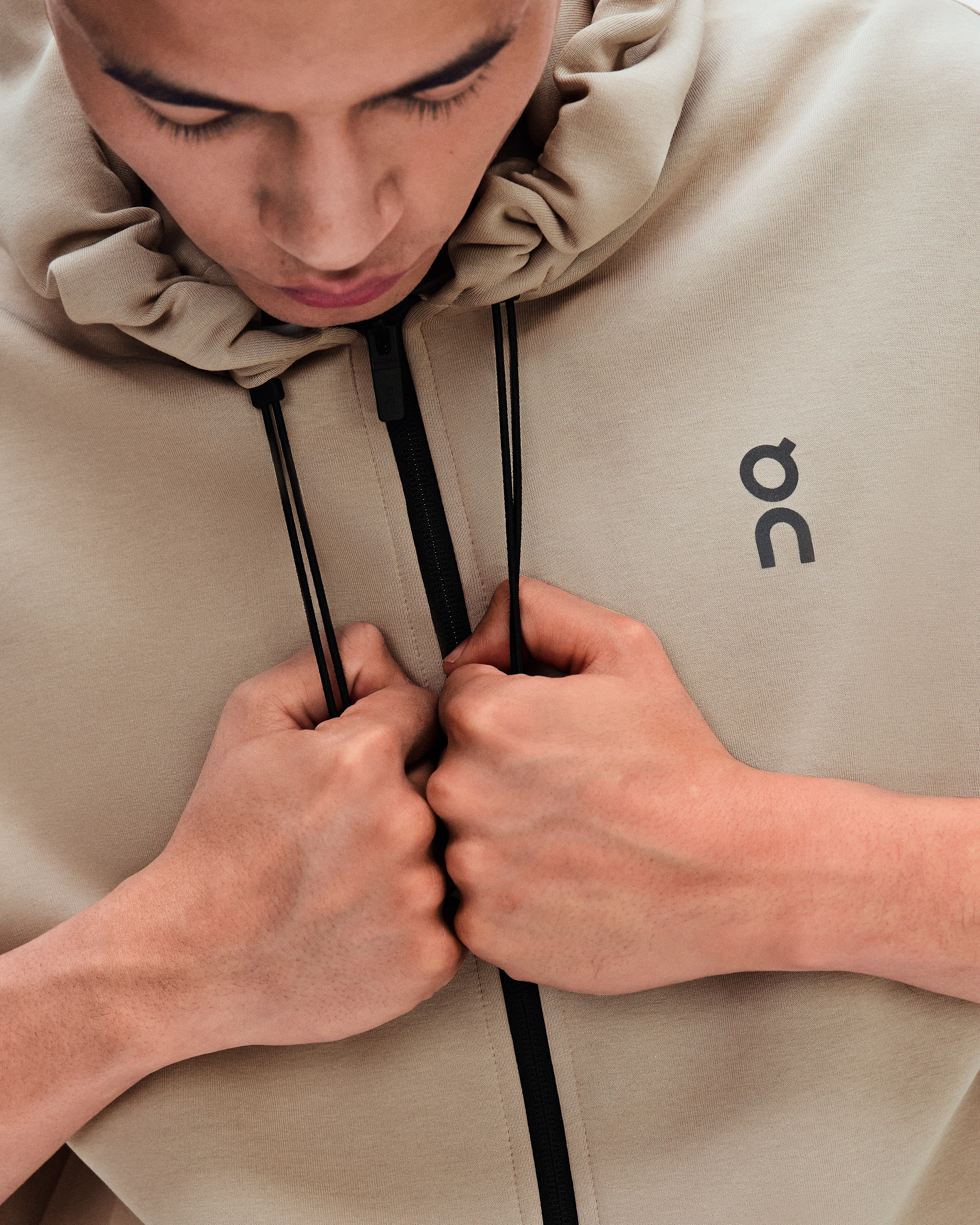 On Focus Tech Zip Hoodie Desert Men Hoodies and sweatshirts