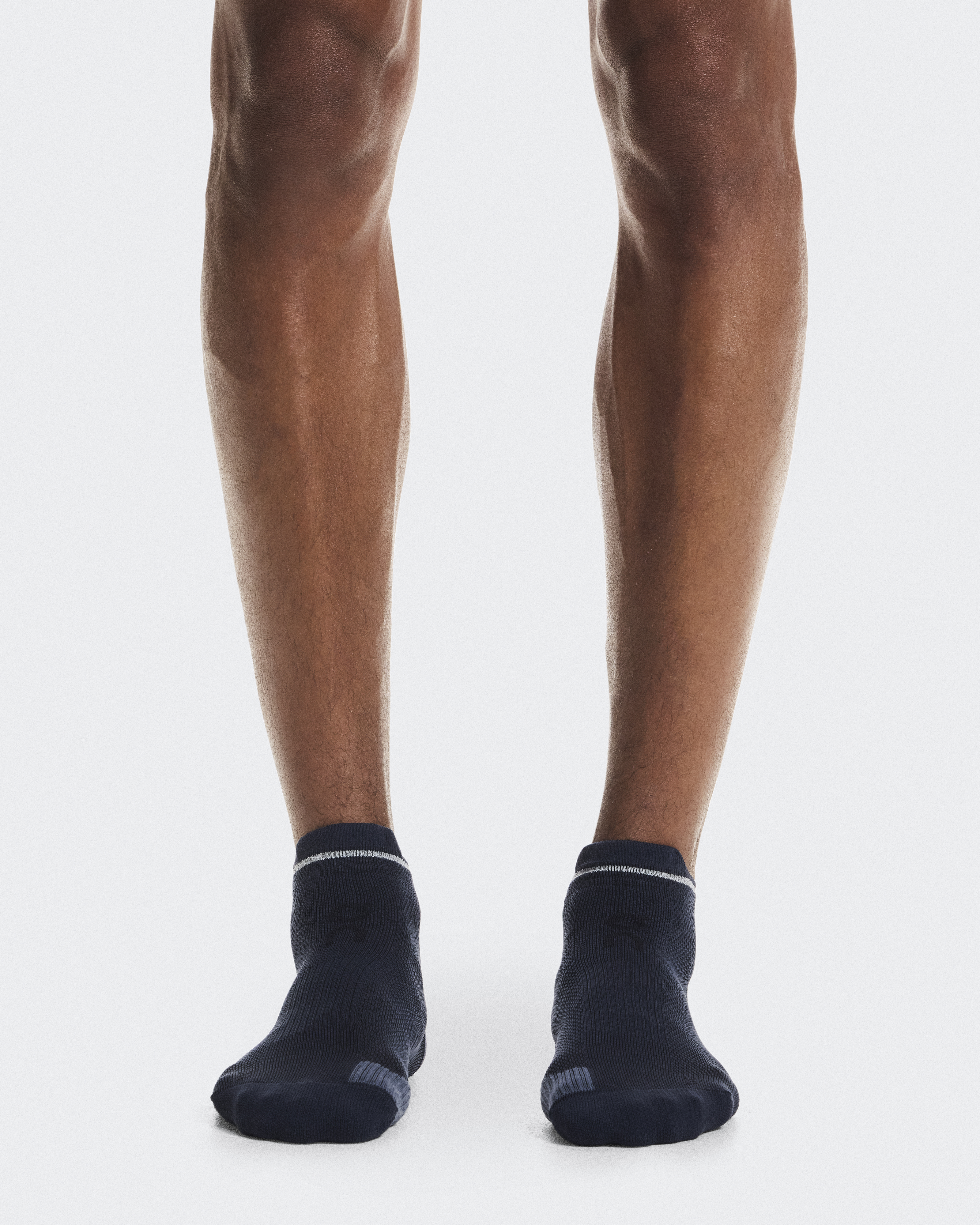 Performance Run Sock Low in Navy/Navy