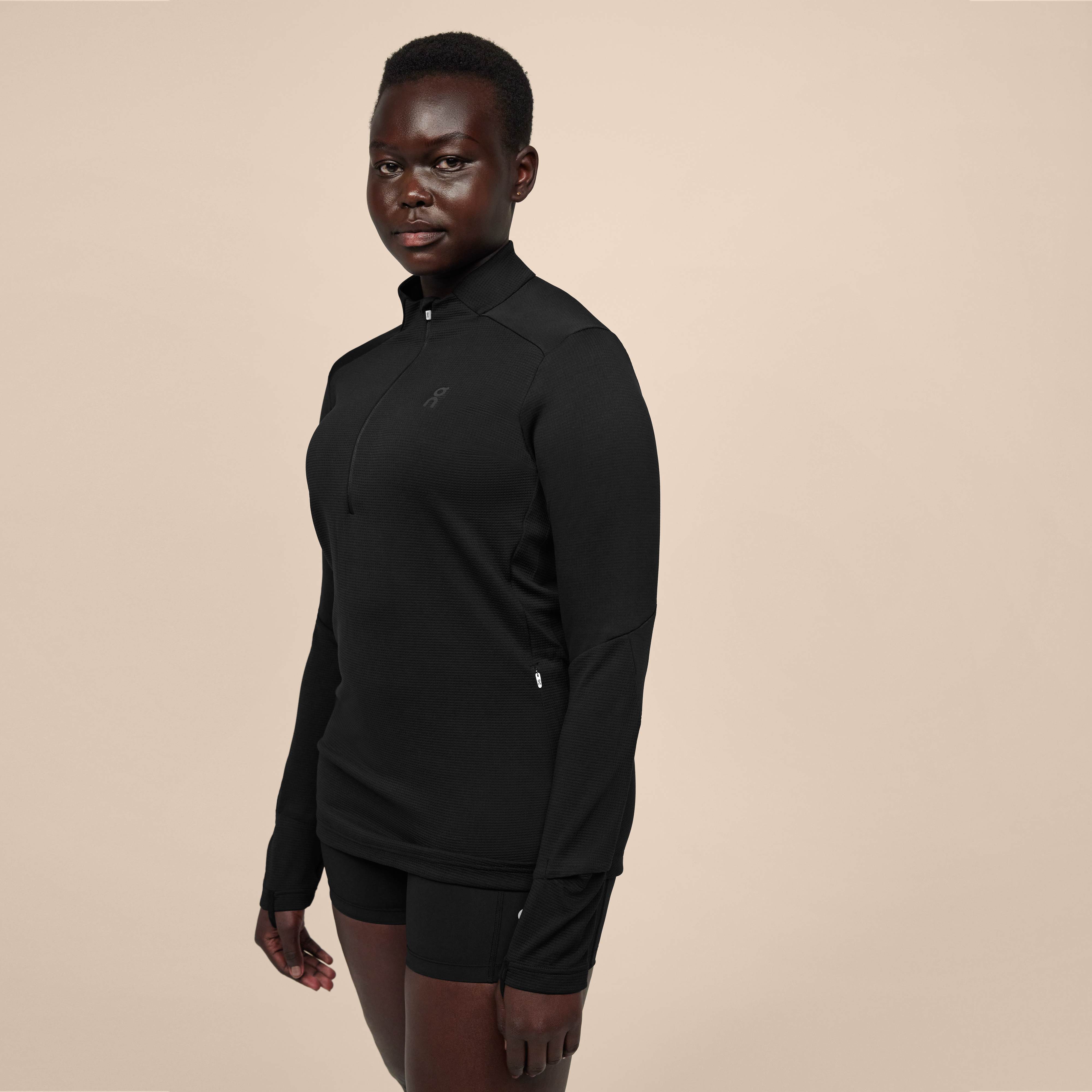 On Climate Shirt Black Women – Cold-weather runs, moisture-absorbing, fast-drying Hoodies and sweatshirts