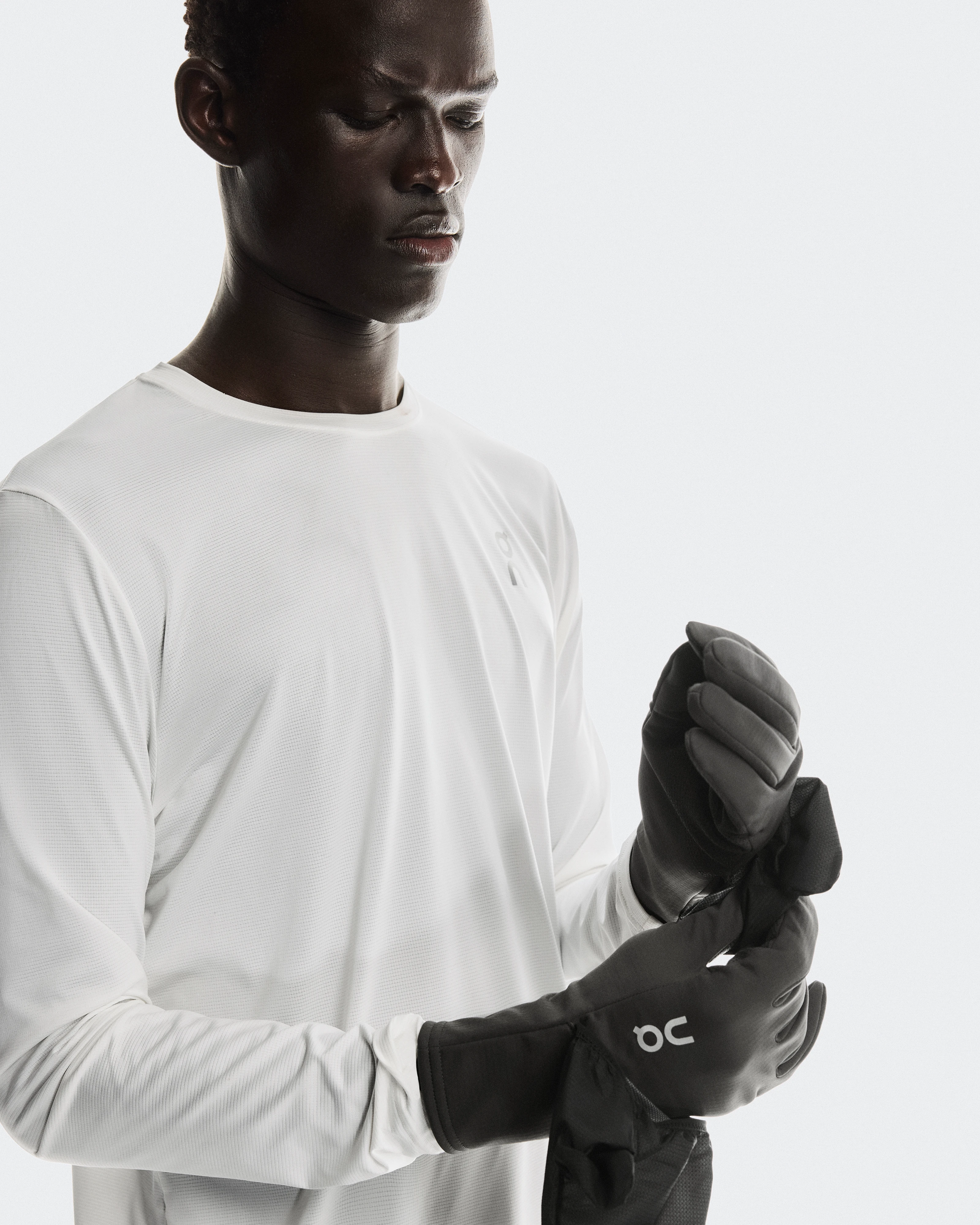 On Winter Run Gloves Magnet Unisex Gloves