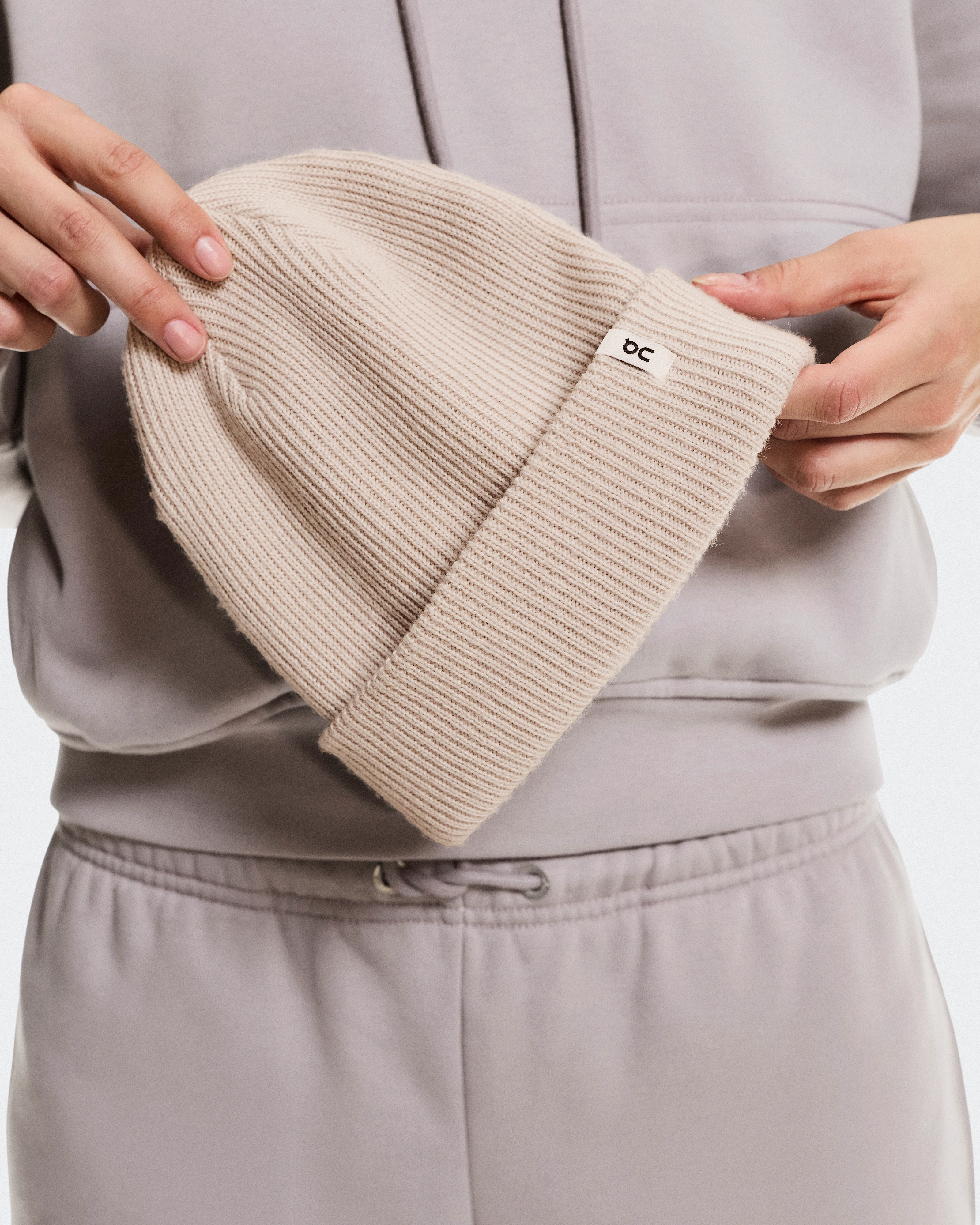 On Merino Beanie Oat Unisex Headwear