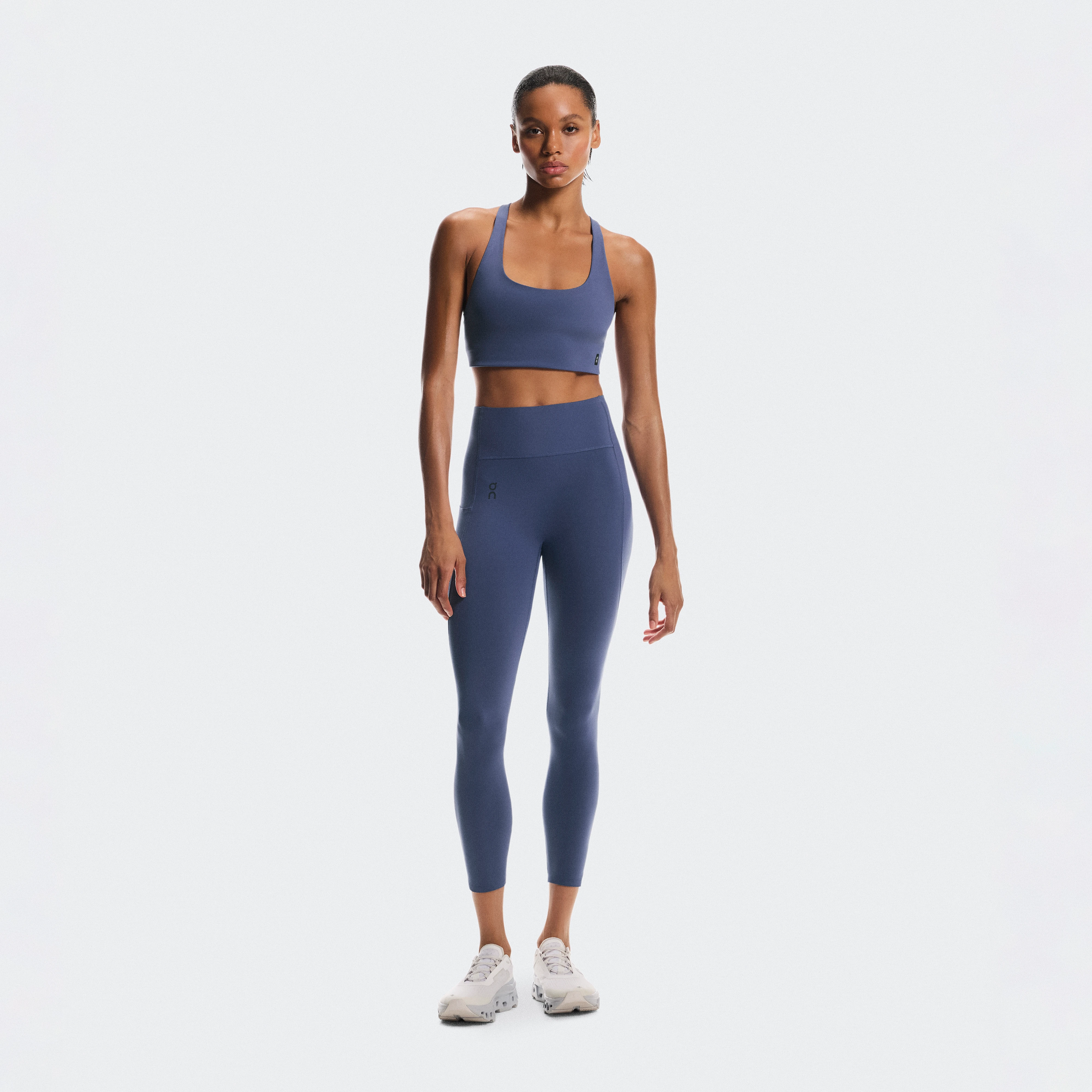 On Studio Tights 7/8 Acai Women – Low-intensity, buttery soft, form-fitting Tights