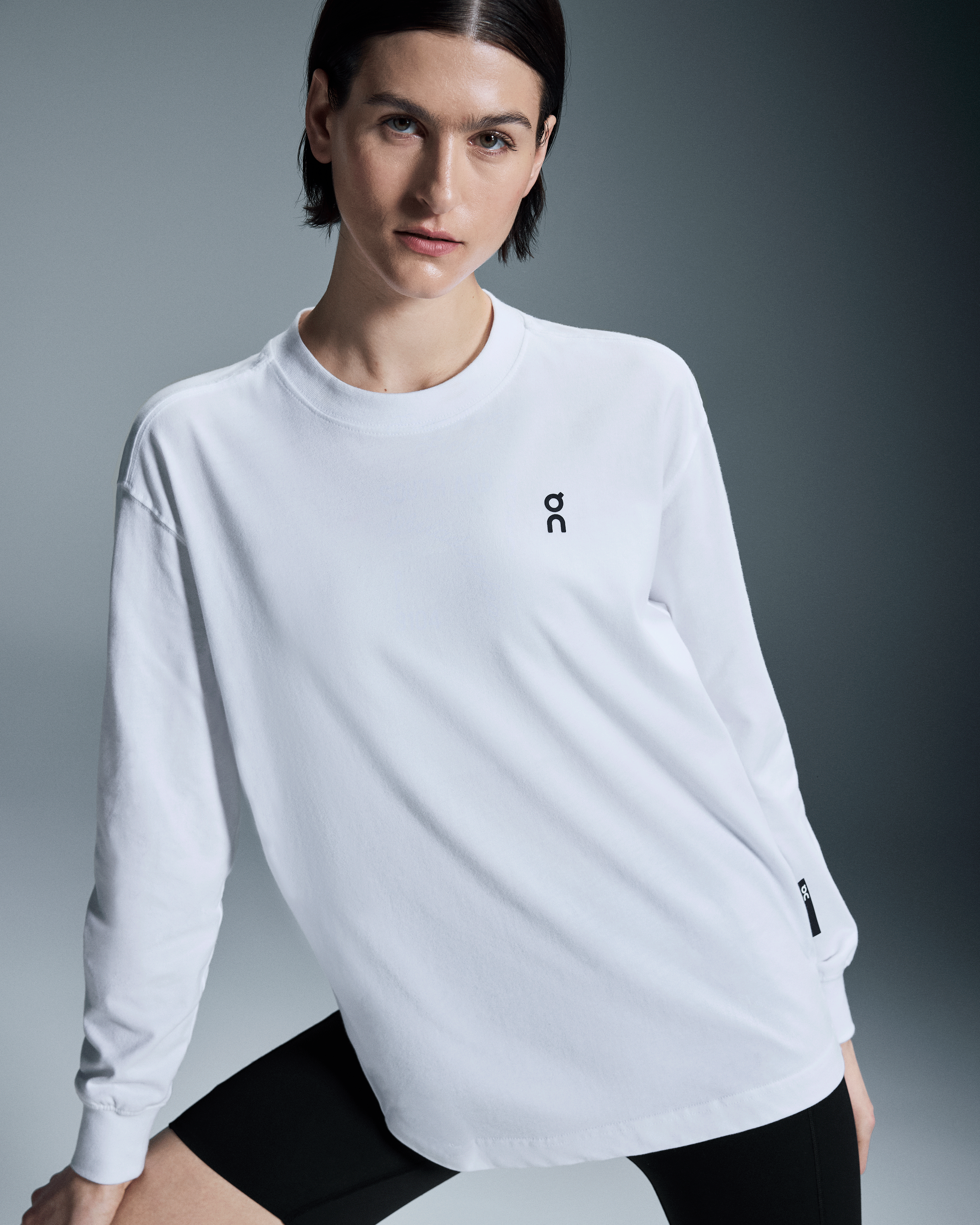 On Club Long-T White Women Tops and t-shirts