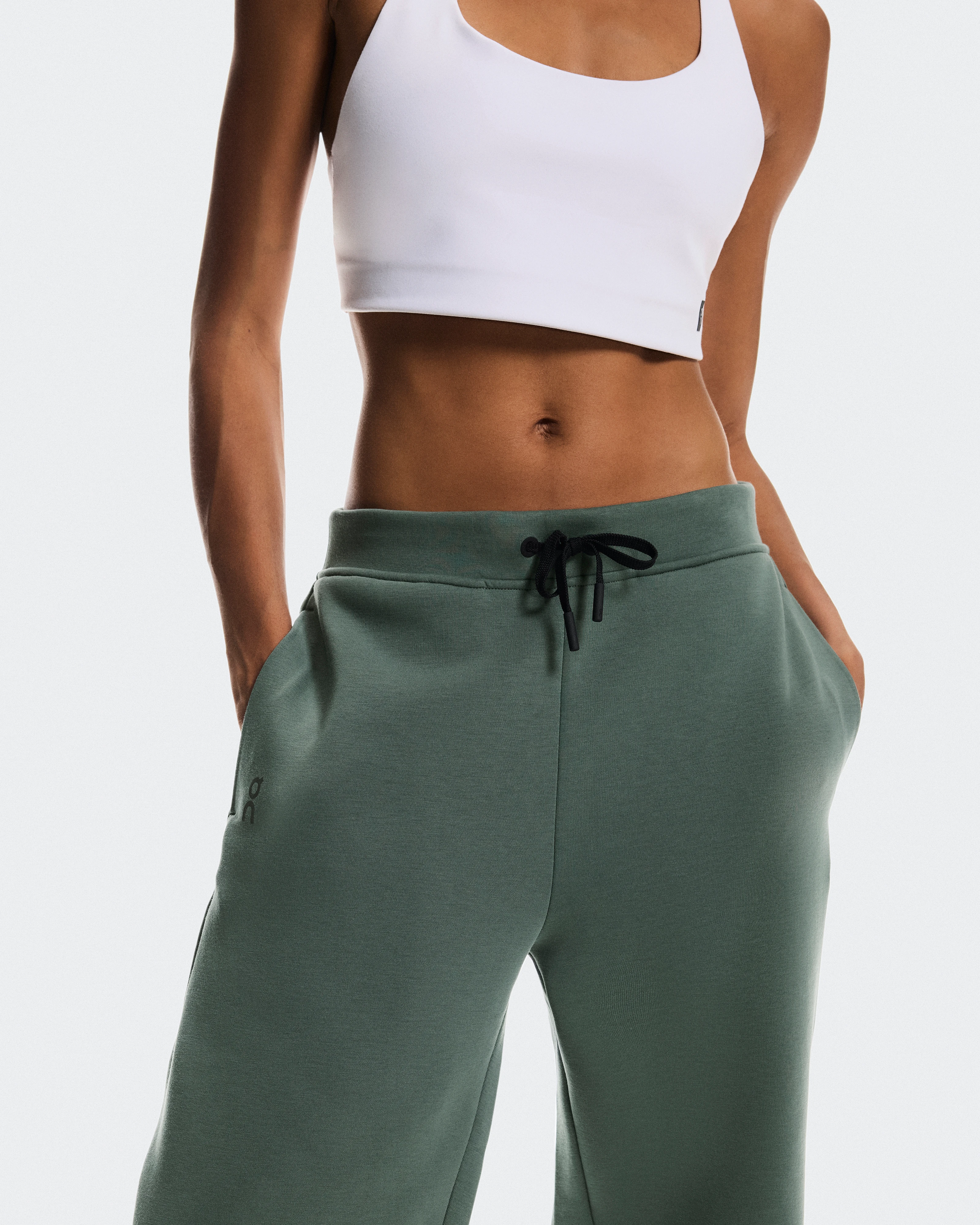 On Focus Tech Sweatpants Olive Women Pants