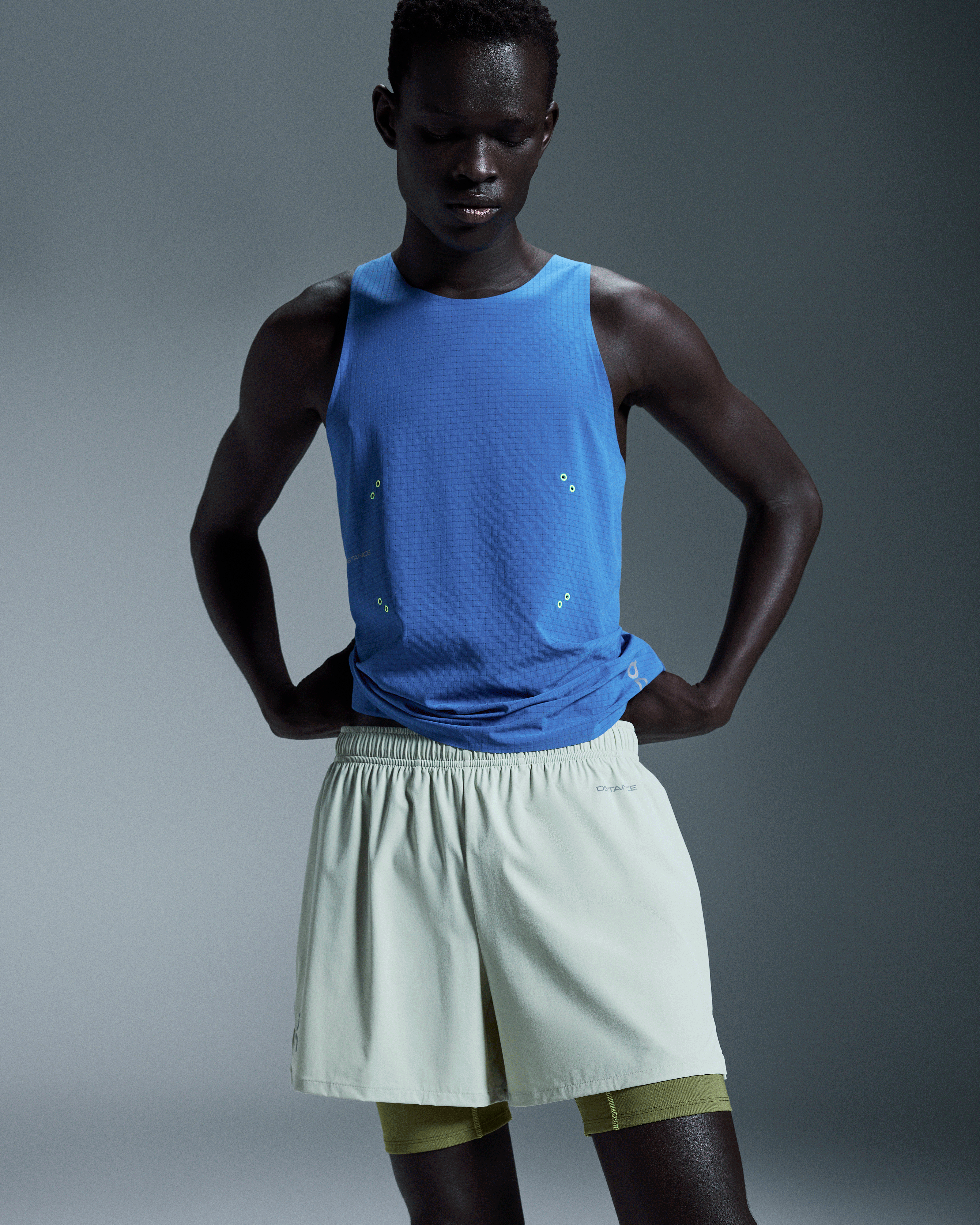 On Pace Shorts DISTANCE Chalk Men Shorts
