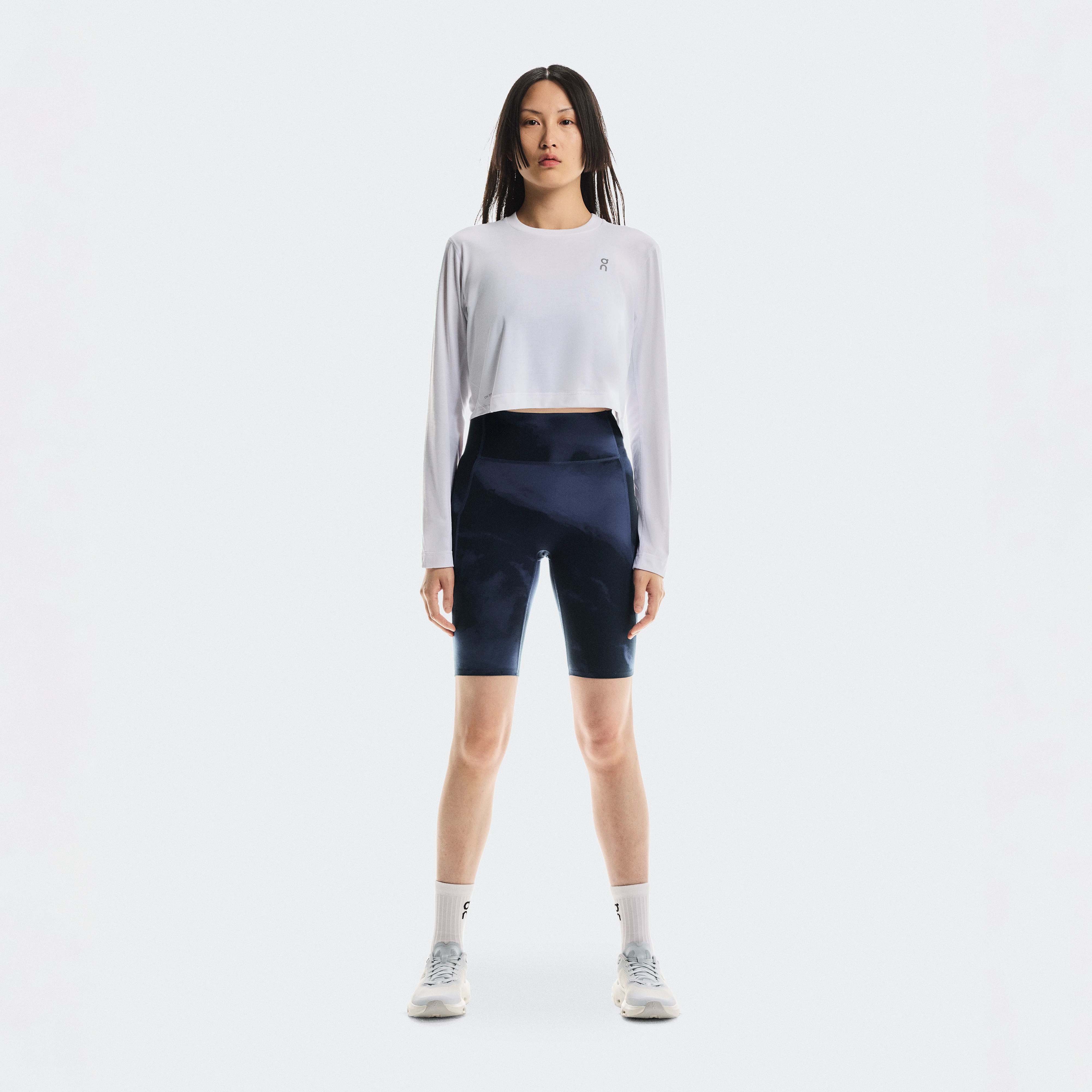 On Studio Tights Short Acai & Navy Women – Low-intensity workouts, all-day wear, recovery Tights Shorts