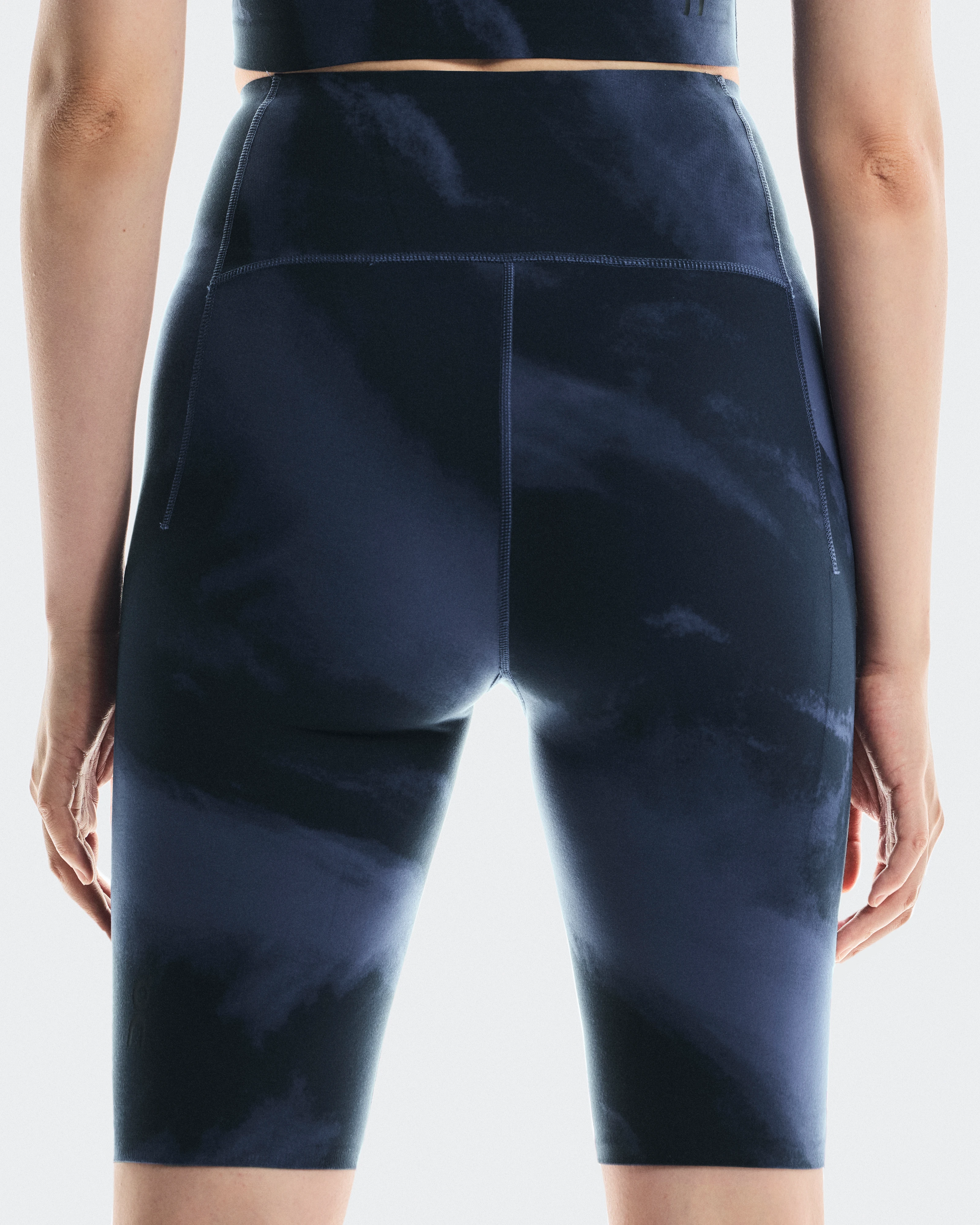 On Studio Tights Short Acai & Navy Women Tights