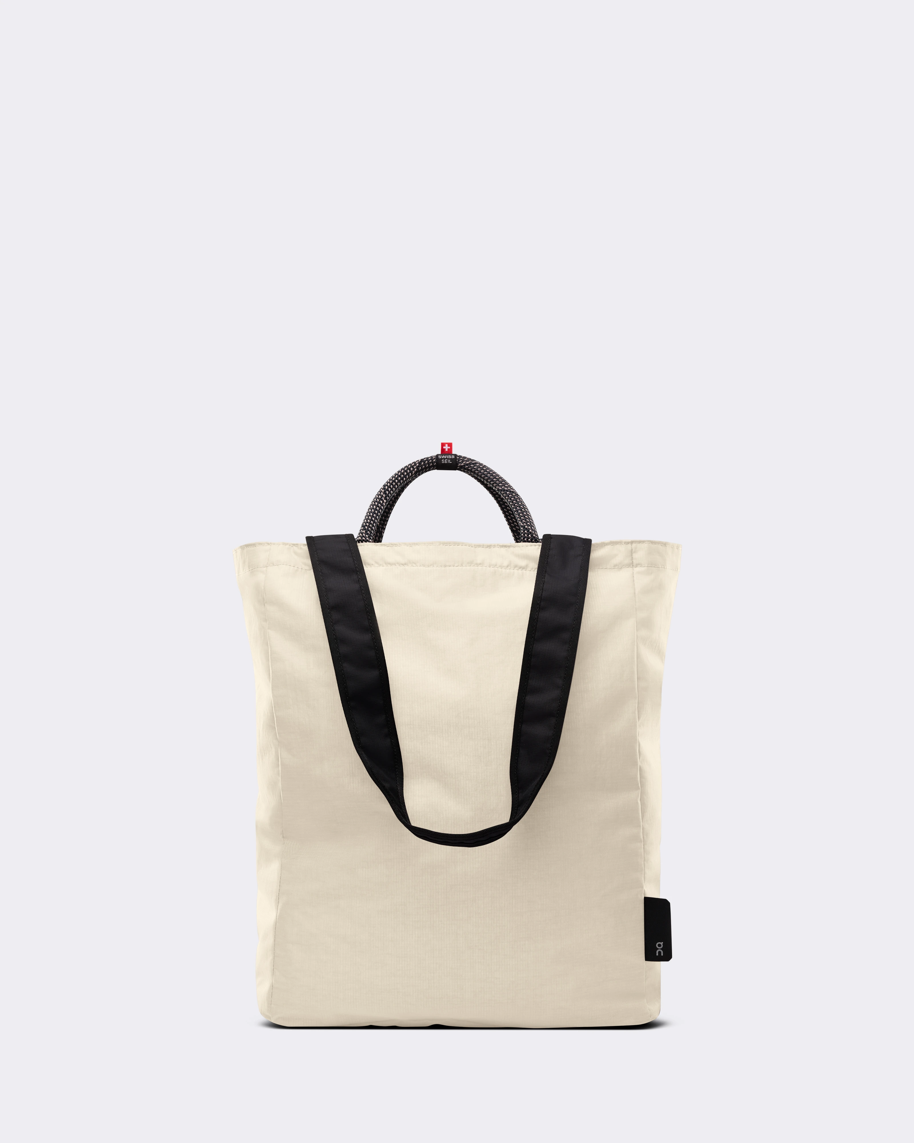 On Tote Pack 25L Cream & Black Unisex Bags