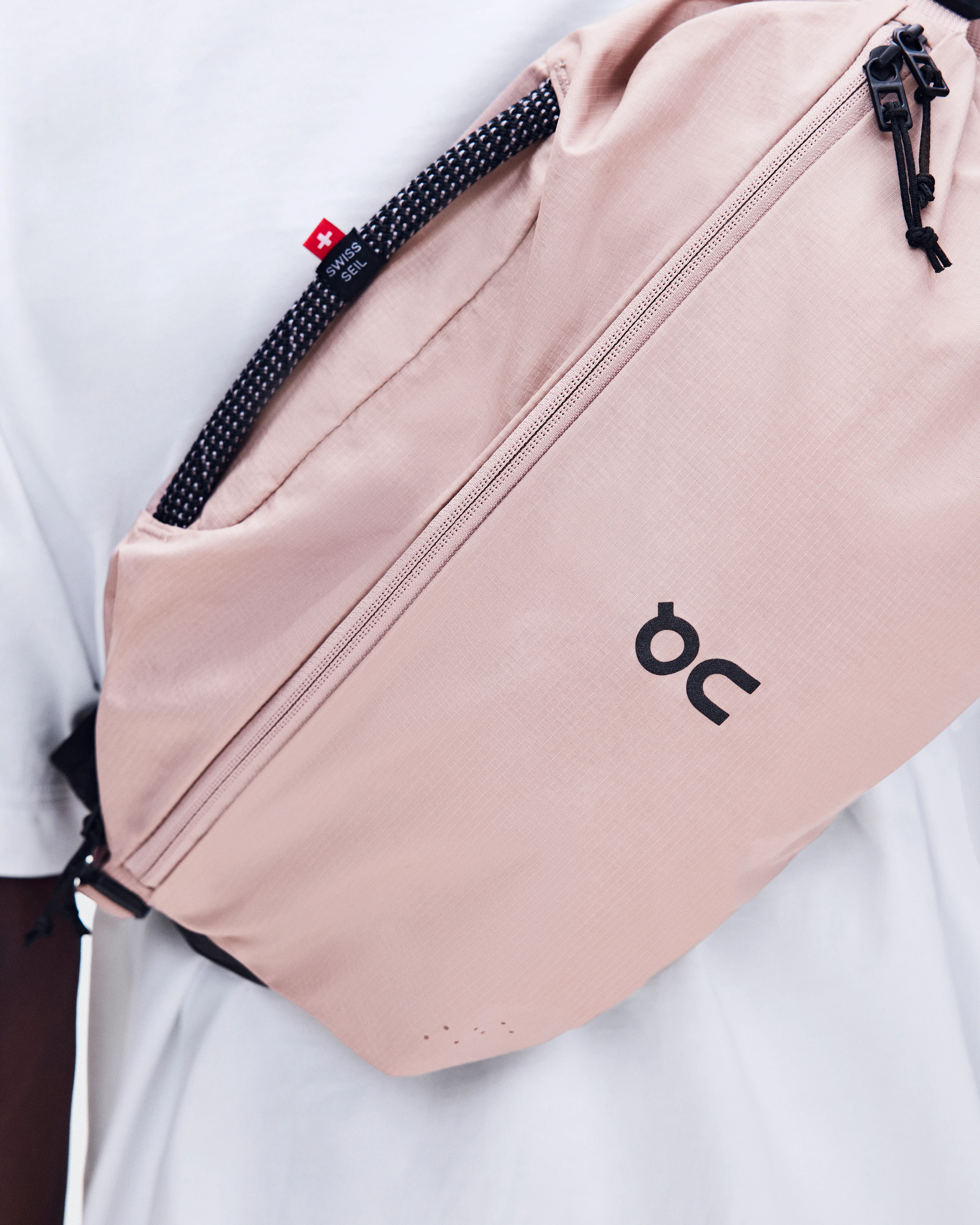 On Sling Pack 9L Biscuit & Black Unisex Bags