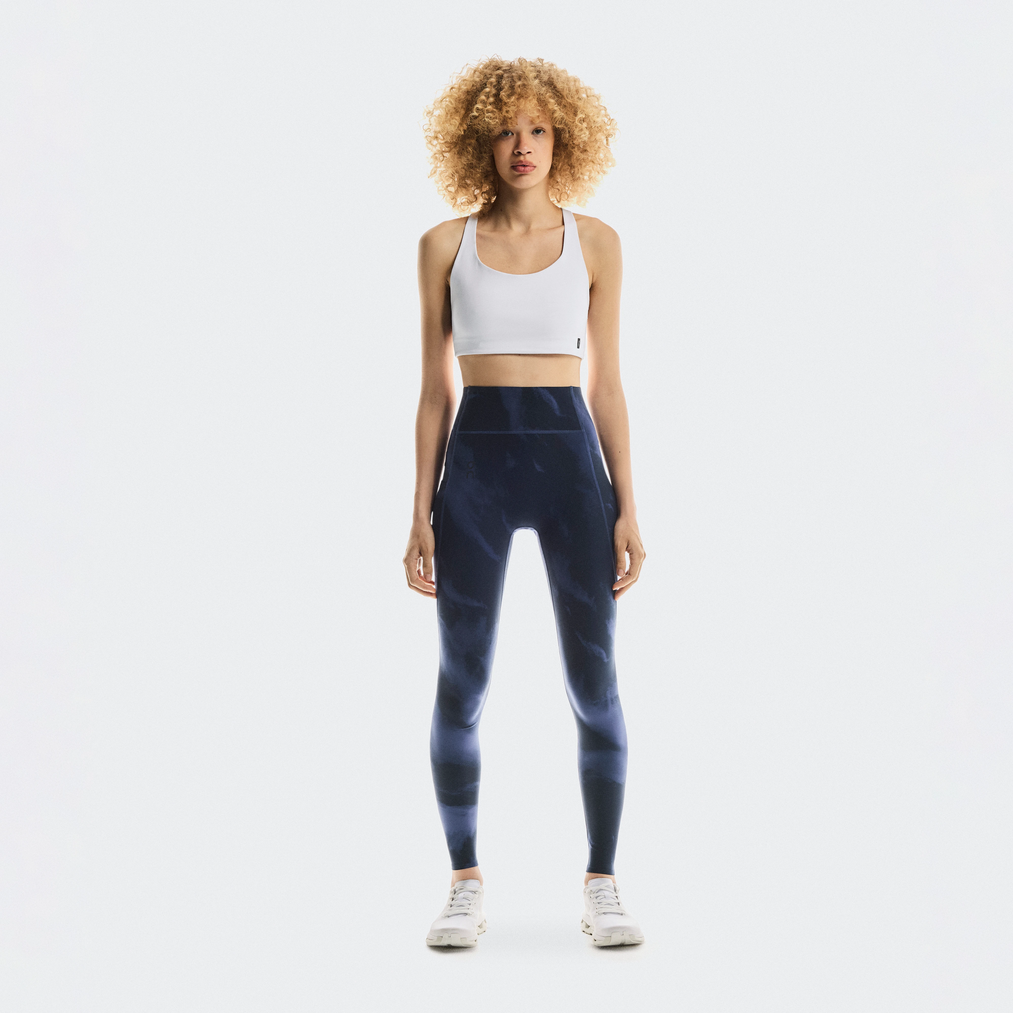 On Studio Tights Acai & Navy Women – Low-intensity workouts, all-day wear, recovery Tights