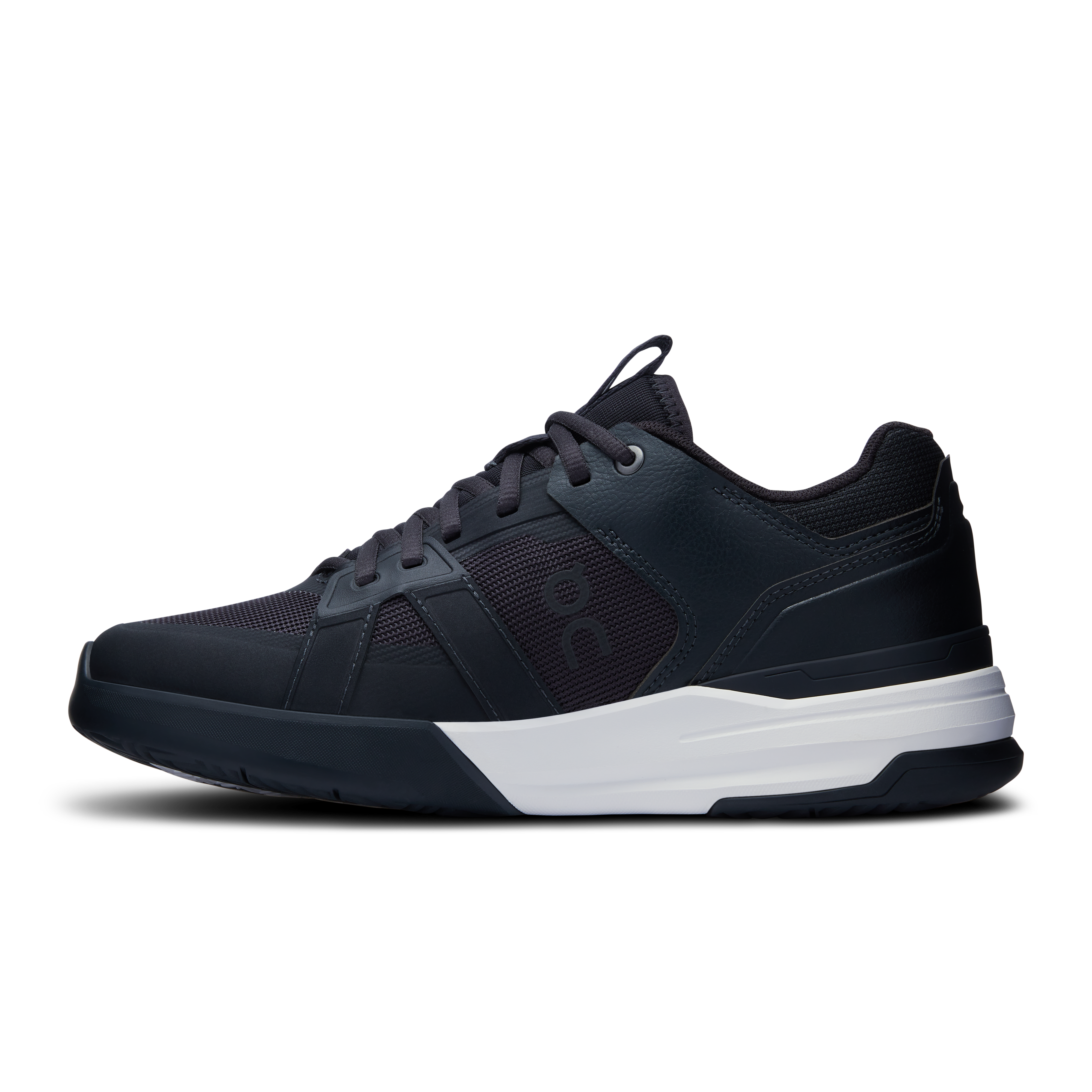 On THE ROGER Clubhouse Pro Black & White Women Tennis Shoes
