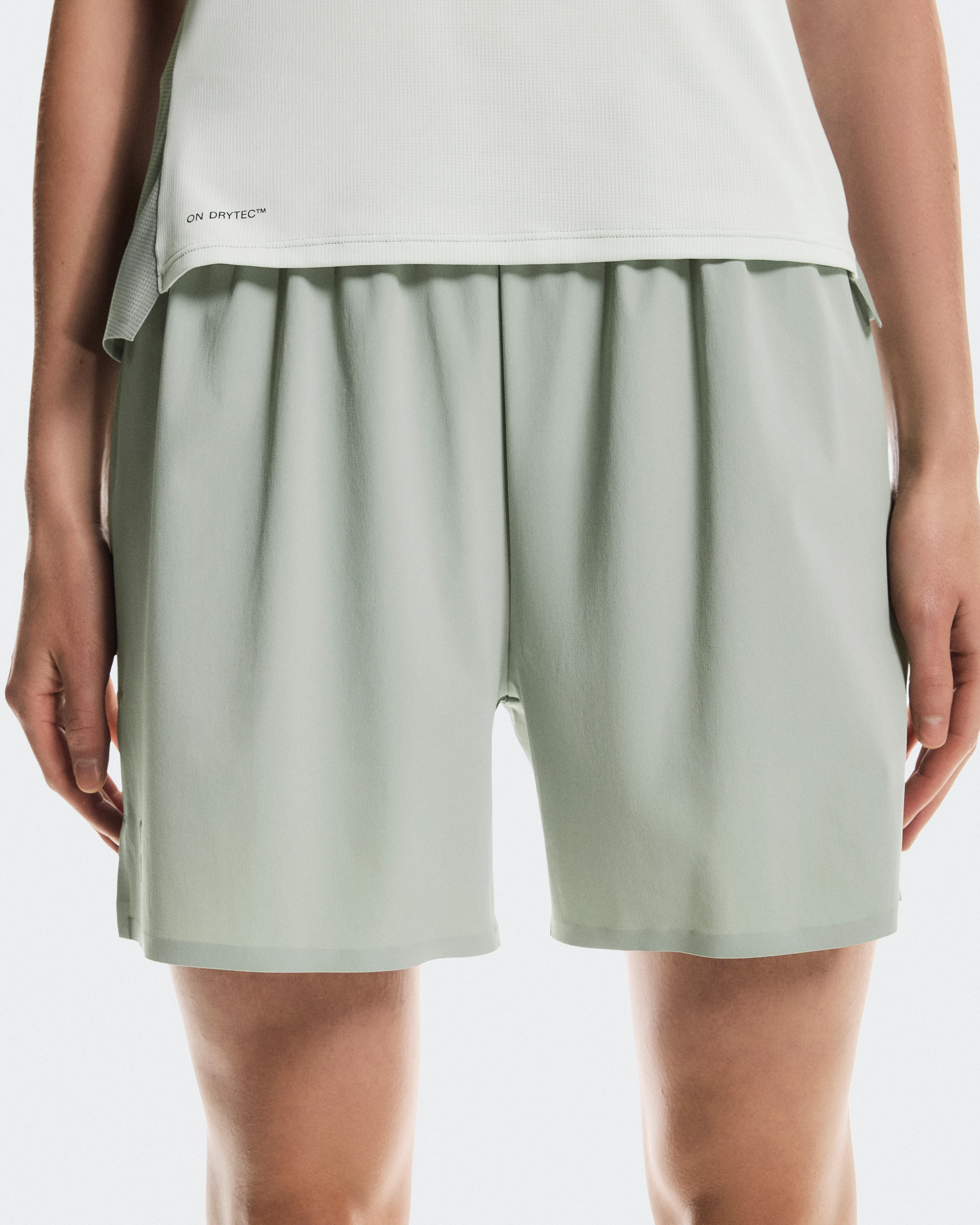 On 5" Performance Shorts Tin Women Shorts