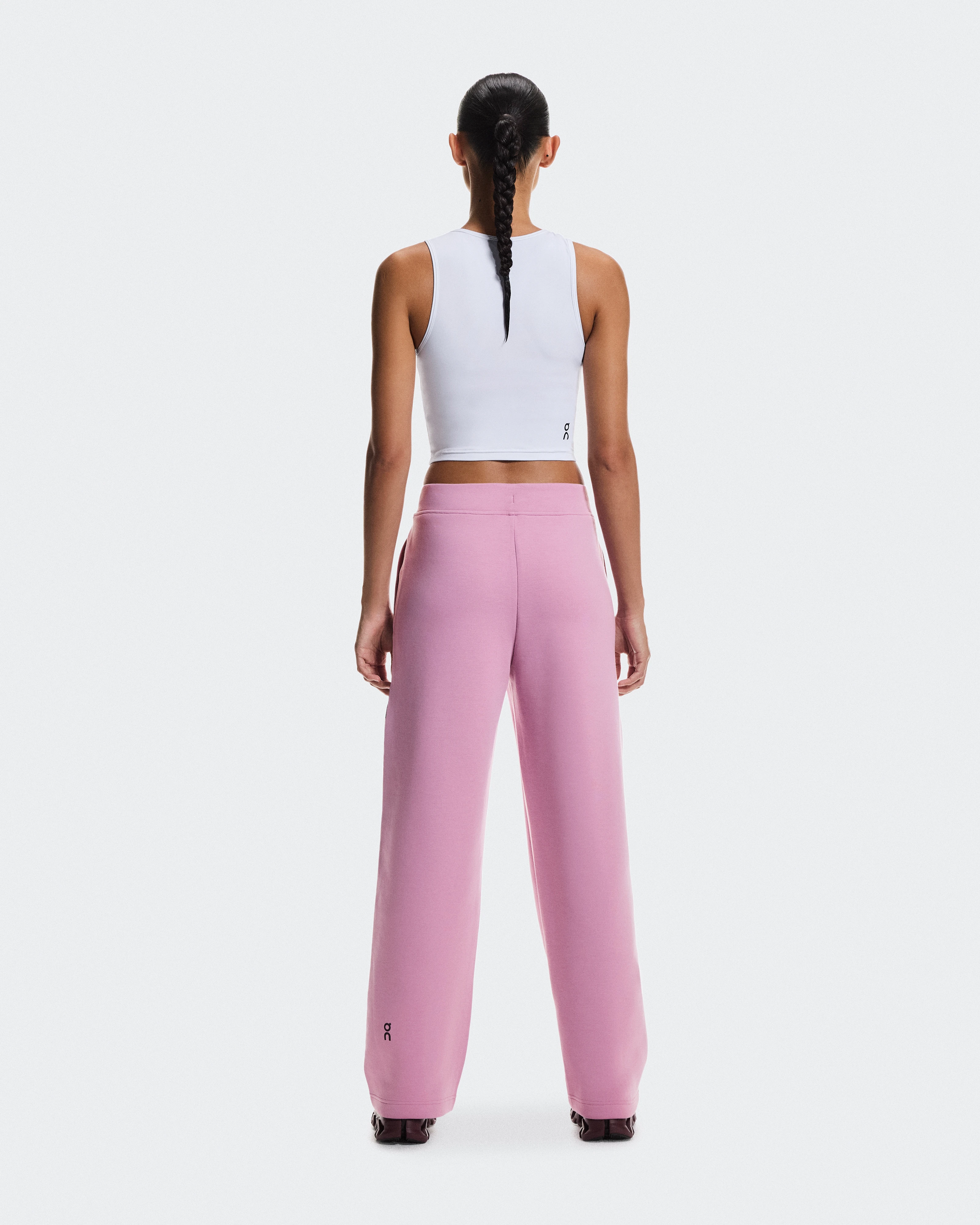 On Focus Tech Sweatpants Sakura Women Pants