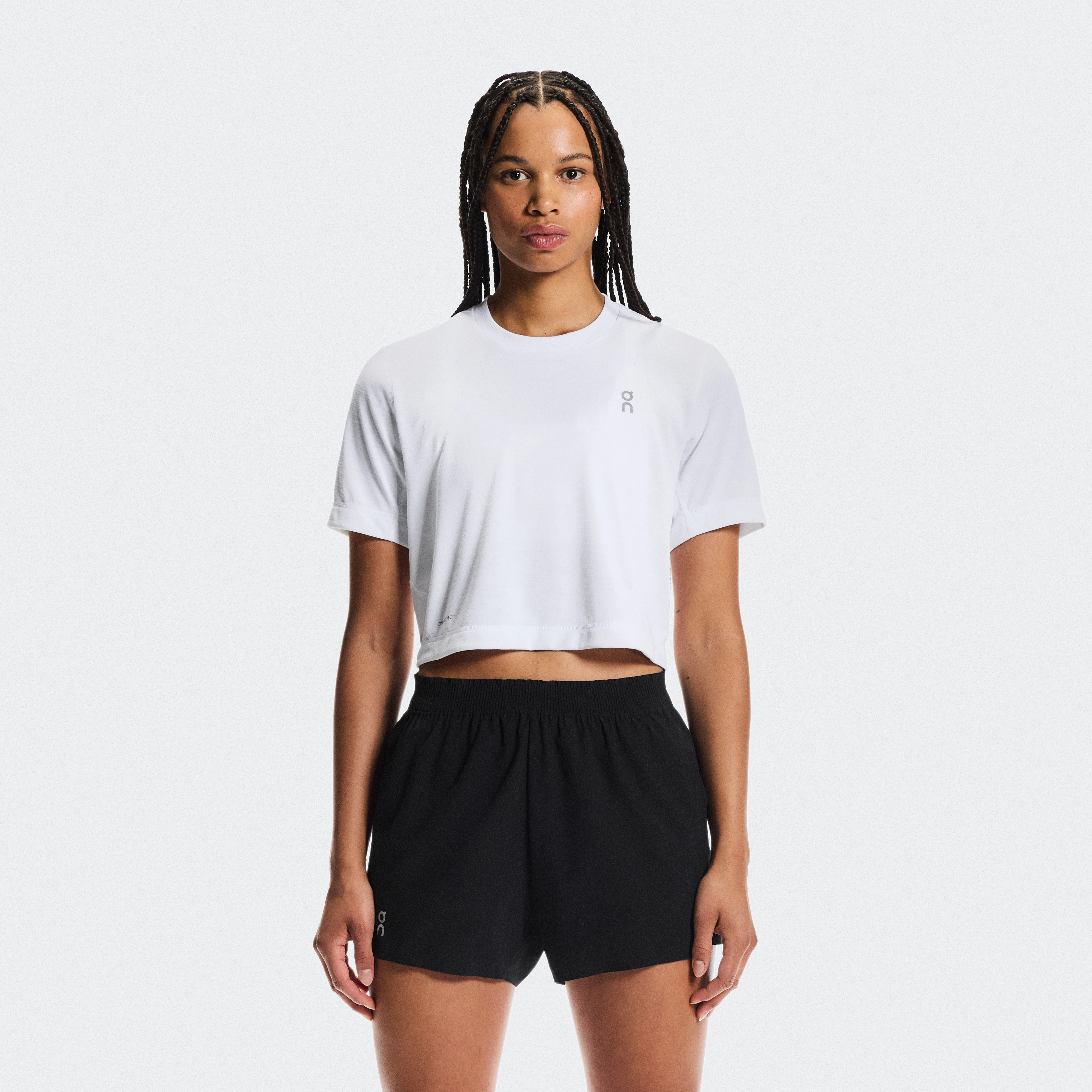 On Train-T Crop Graphic White Women – High-intensity workouts Tops and t-shirts