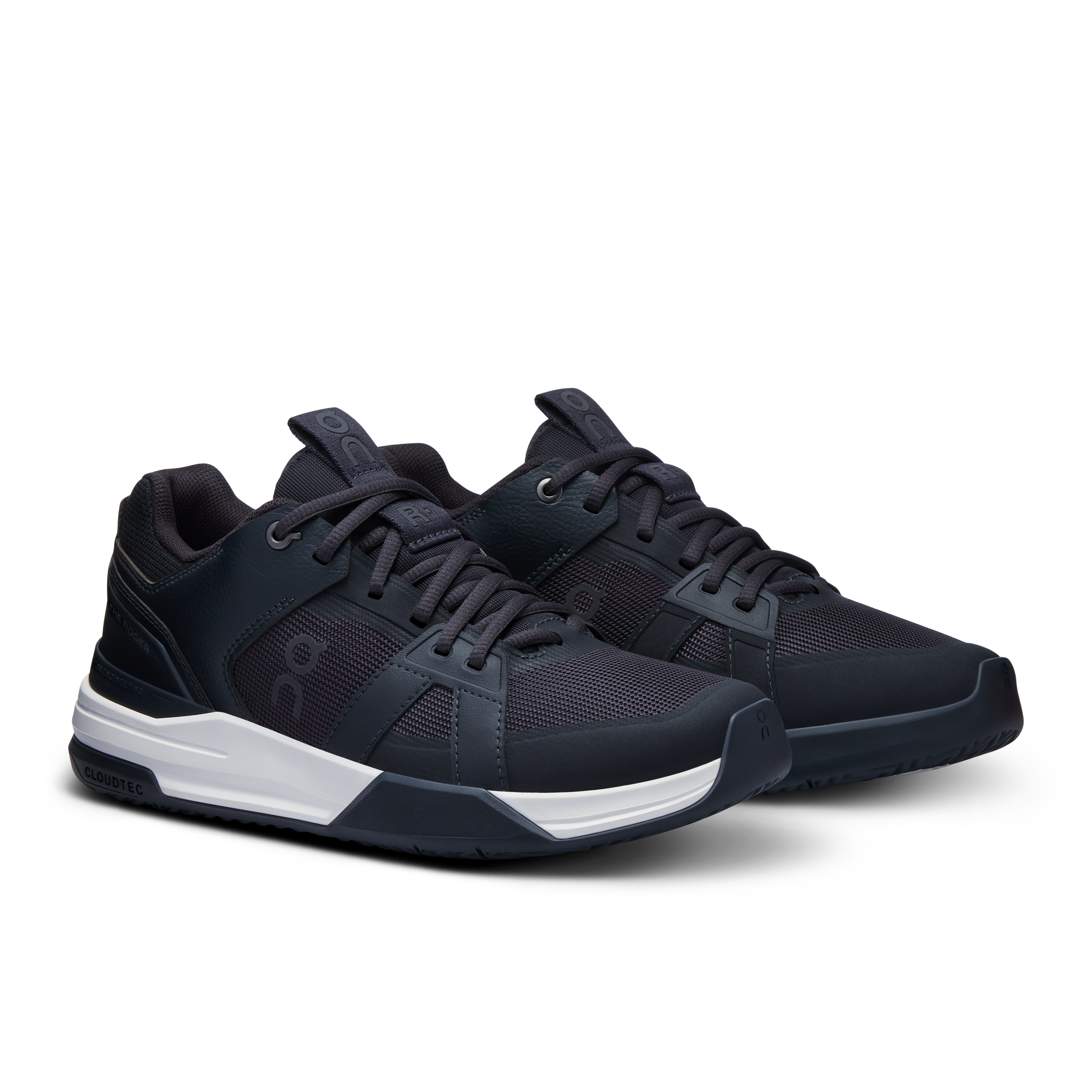 On THE ROGER Clubhouse Pro Black & White Women Tennis Shoes