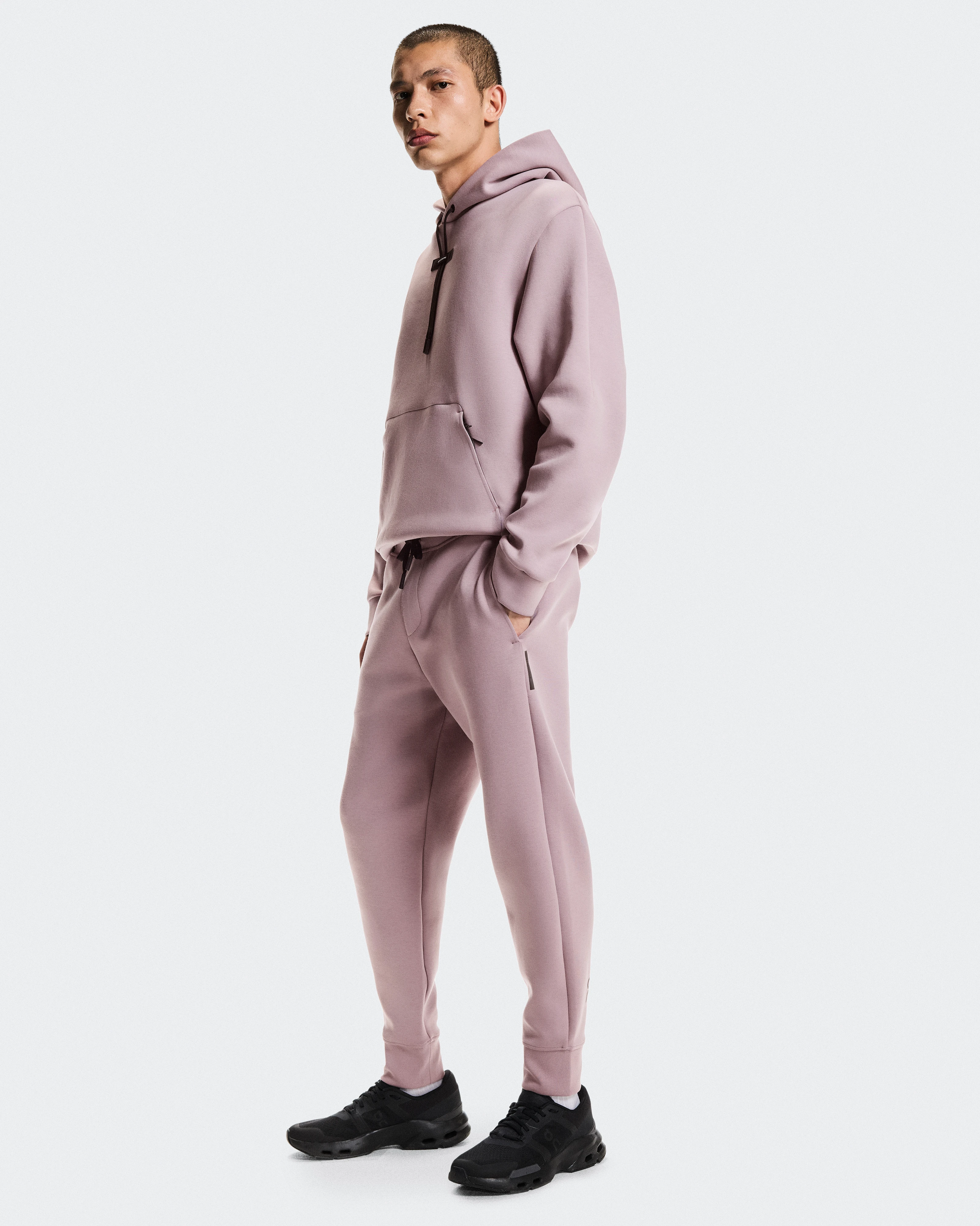 On Focus Tech Sweatpants Heron Men Pants