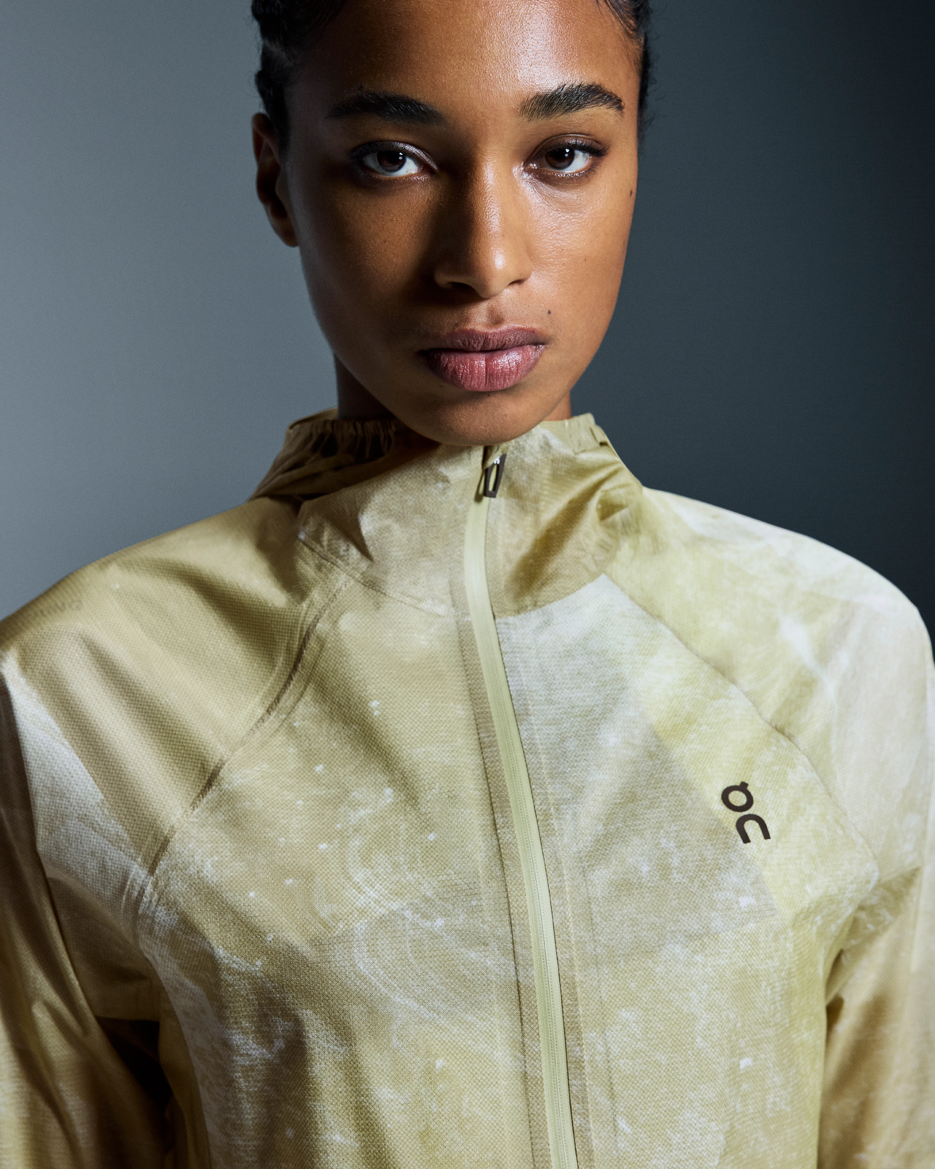 On Ultra Jacket White & Caper Women Jackets