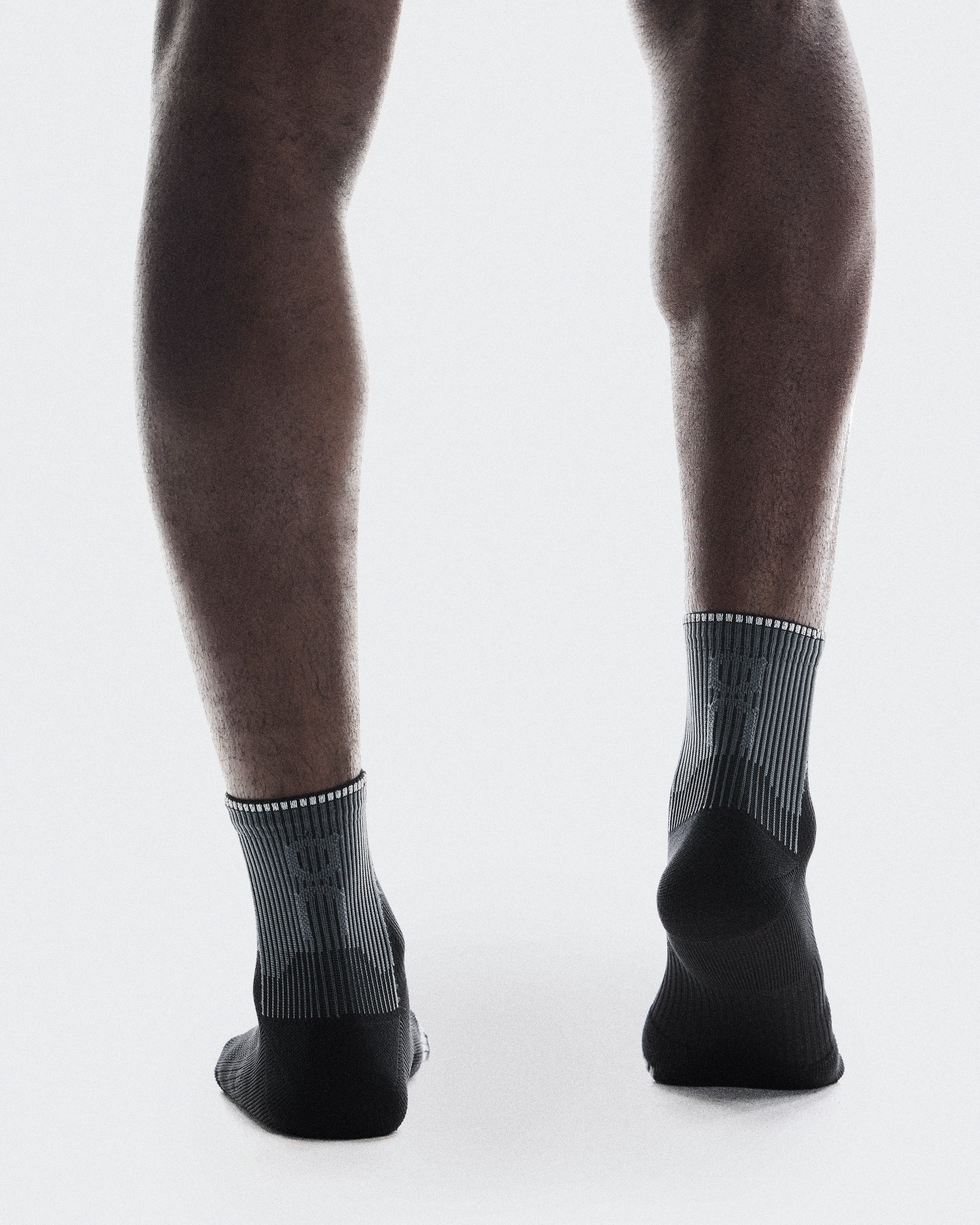 On Performance Run Sock Mid Black & Eclipse Unisex Socks