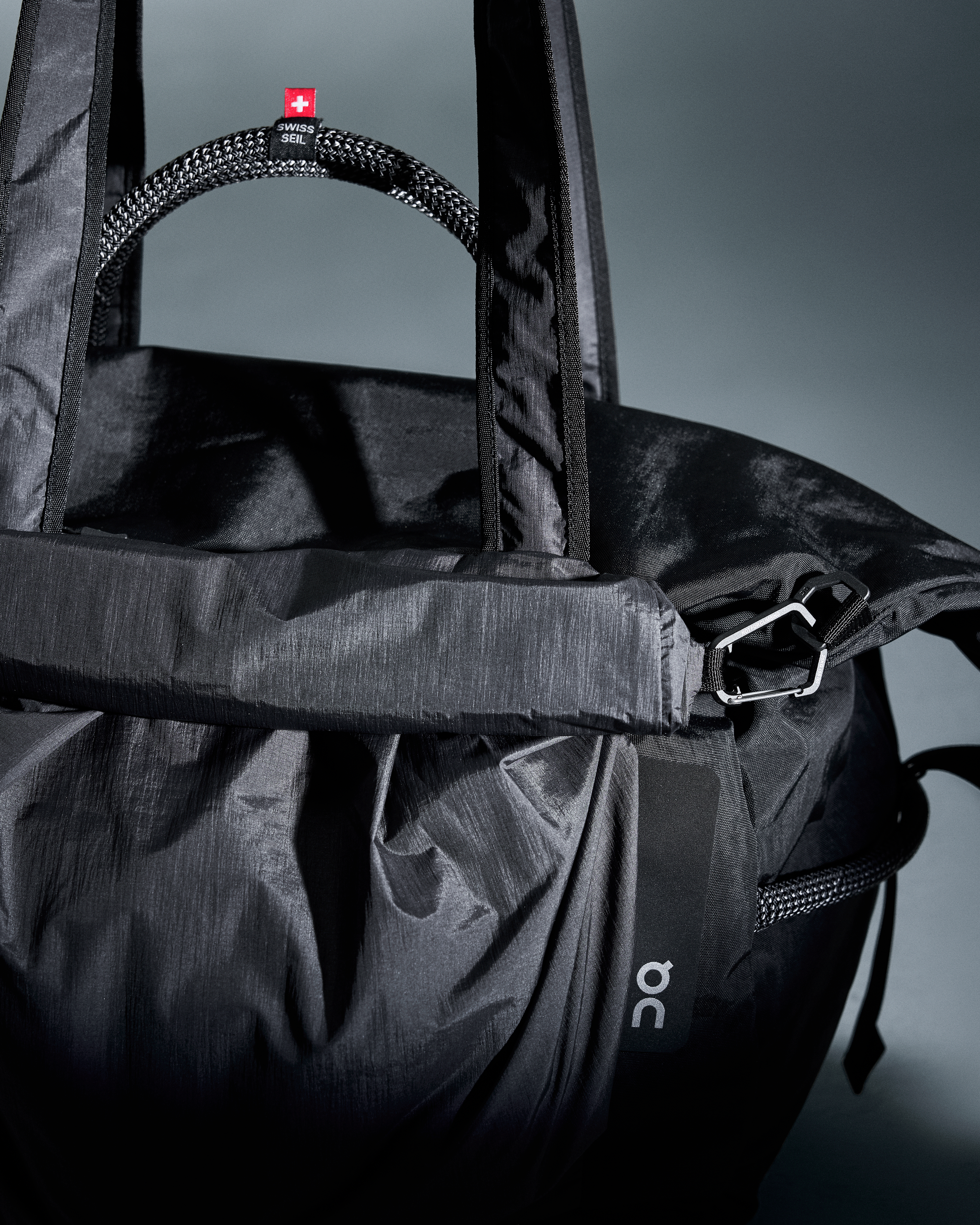 On Track Pack 40L Elite Black & Magnet Unisex Bags